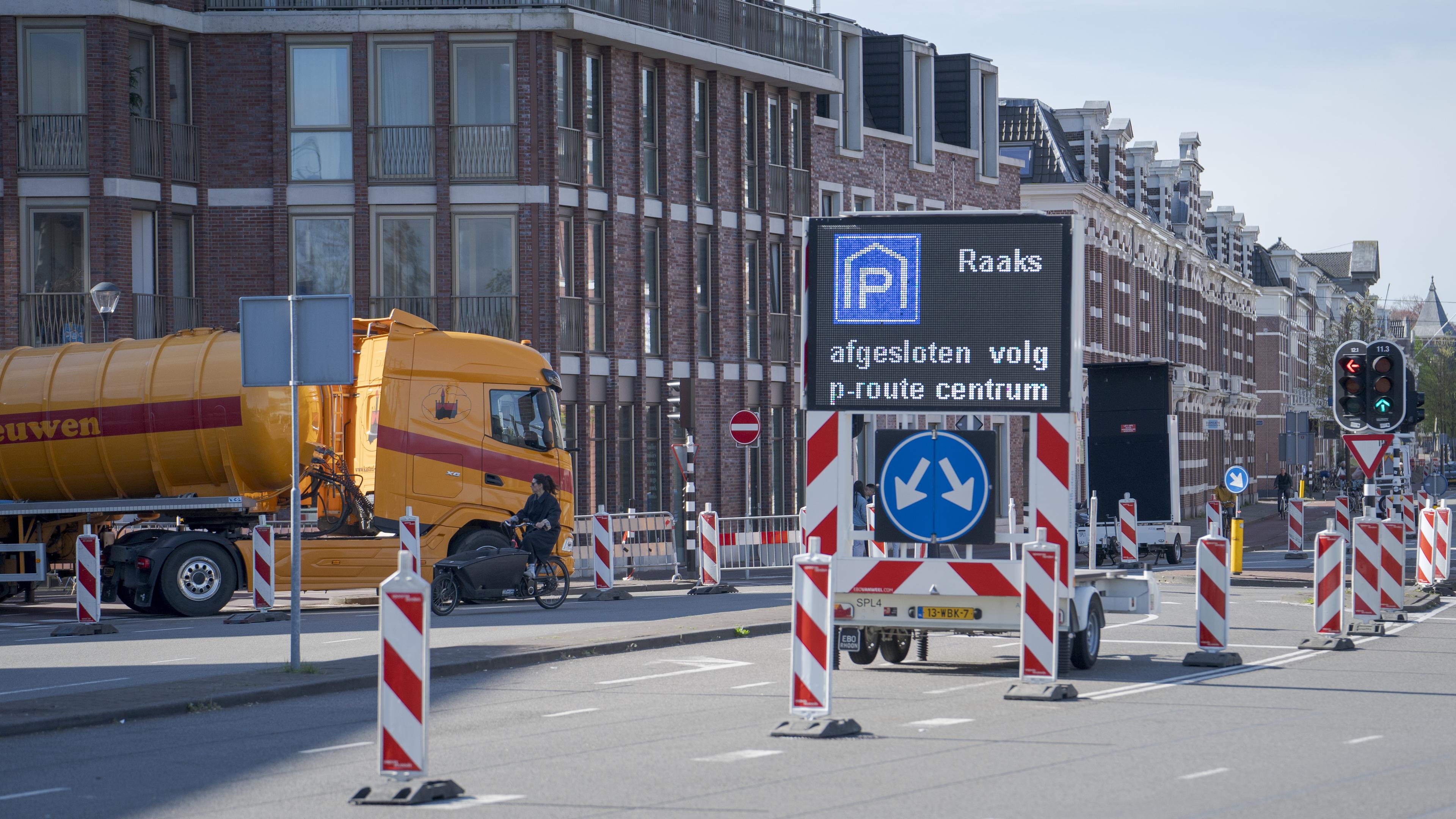 Parkeergarage Raaks in Haarlem nog steeds gesloten. Parkeerders op -3 en -4 kunnen nog niet bij hun