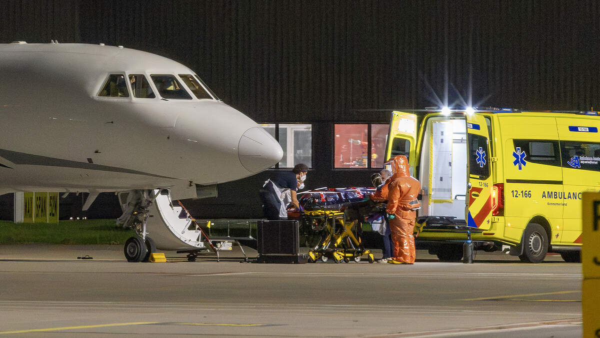 Ebola-Infected Aid Worker Arrives in Netherlands for Treatment at Leiden Hospital