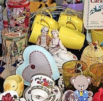 Bargain hunters search for gems at Sportcentrum Groenendaal flea market