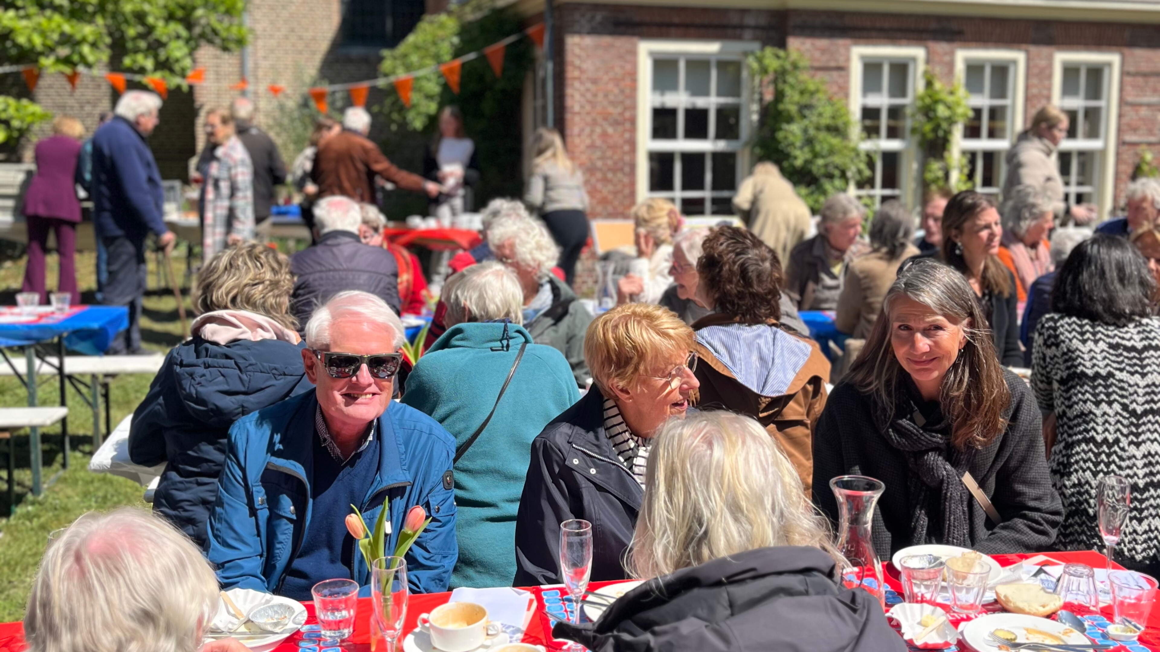 Lecture on Protect Ukraine and performance by 12-year-old Ukrainian pianist at Bloemendaal Freedom Meal