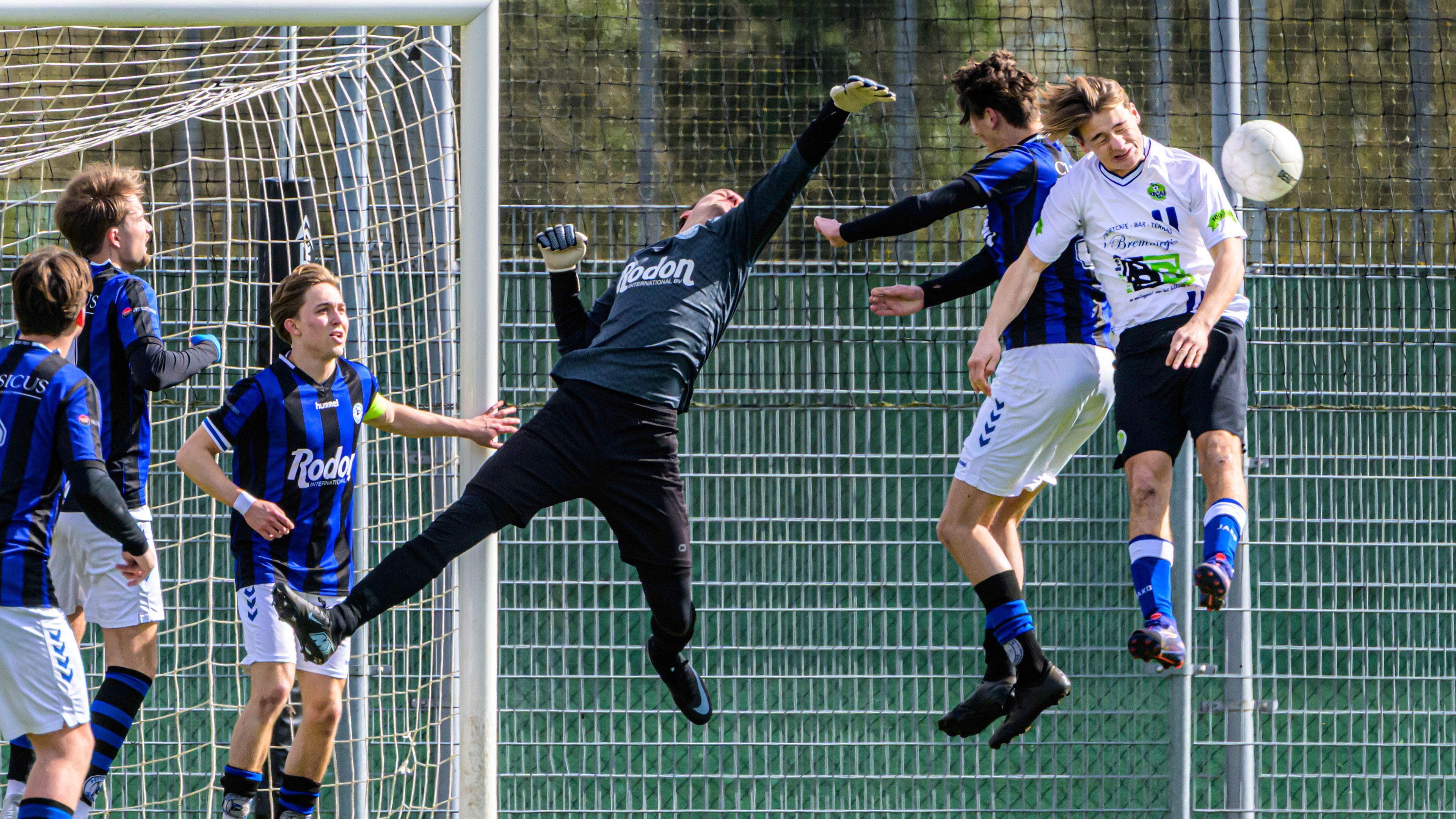 Ten goals scored as dust settles on RCH-VEW derby: 'Maybe this finally brings some peace'