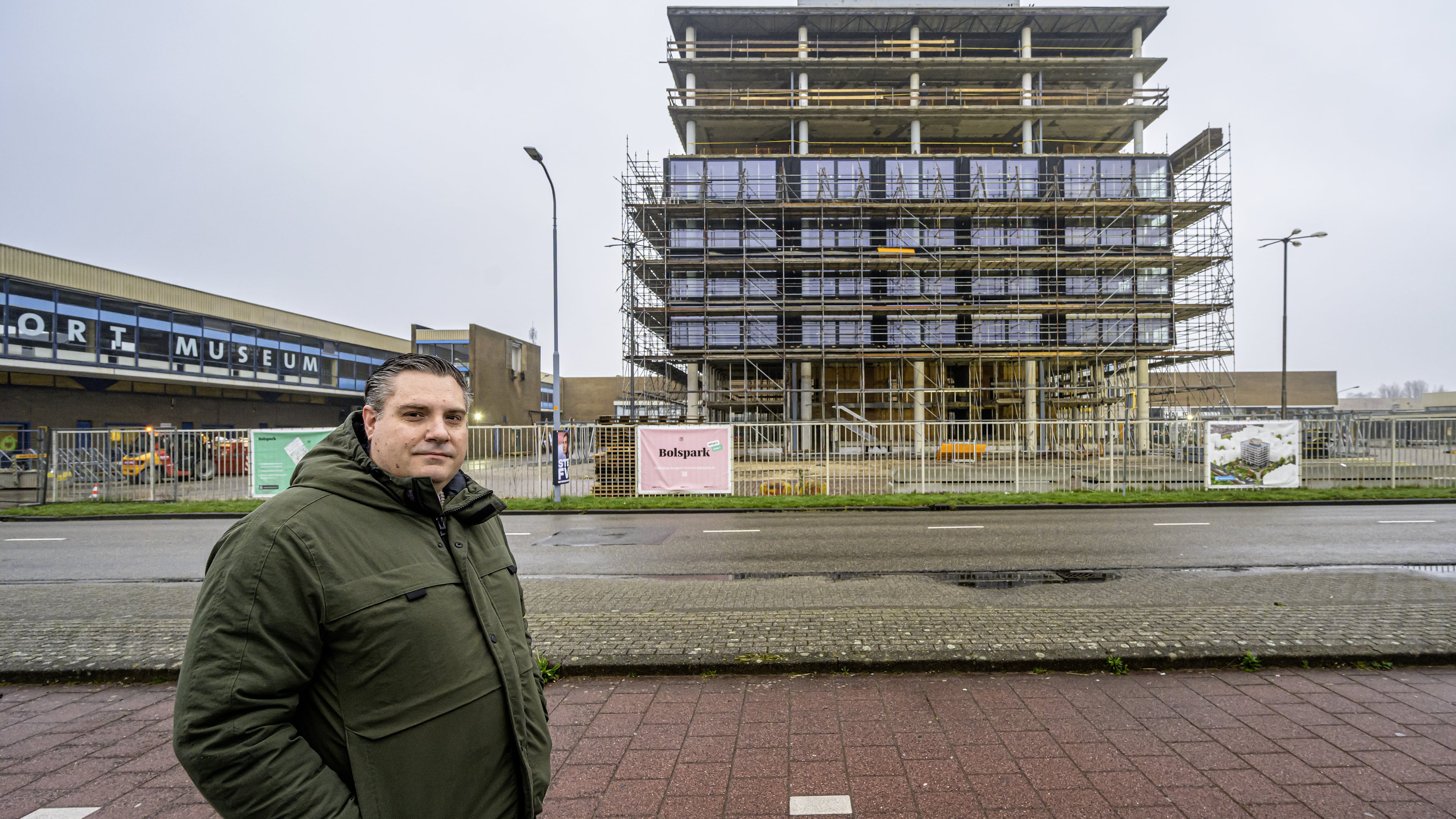 Nieuw-Vennep residents go to court over 'too few' parking spaces at new development: 'Hundreds of new neighbors will soon want to park on our streets'