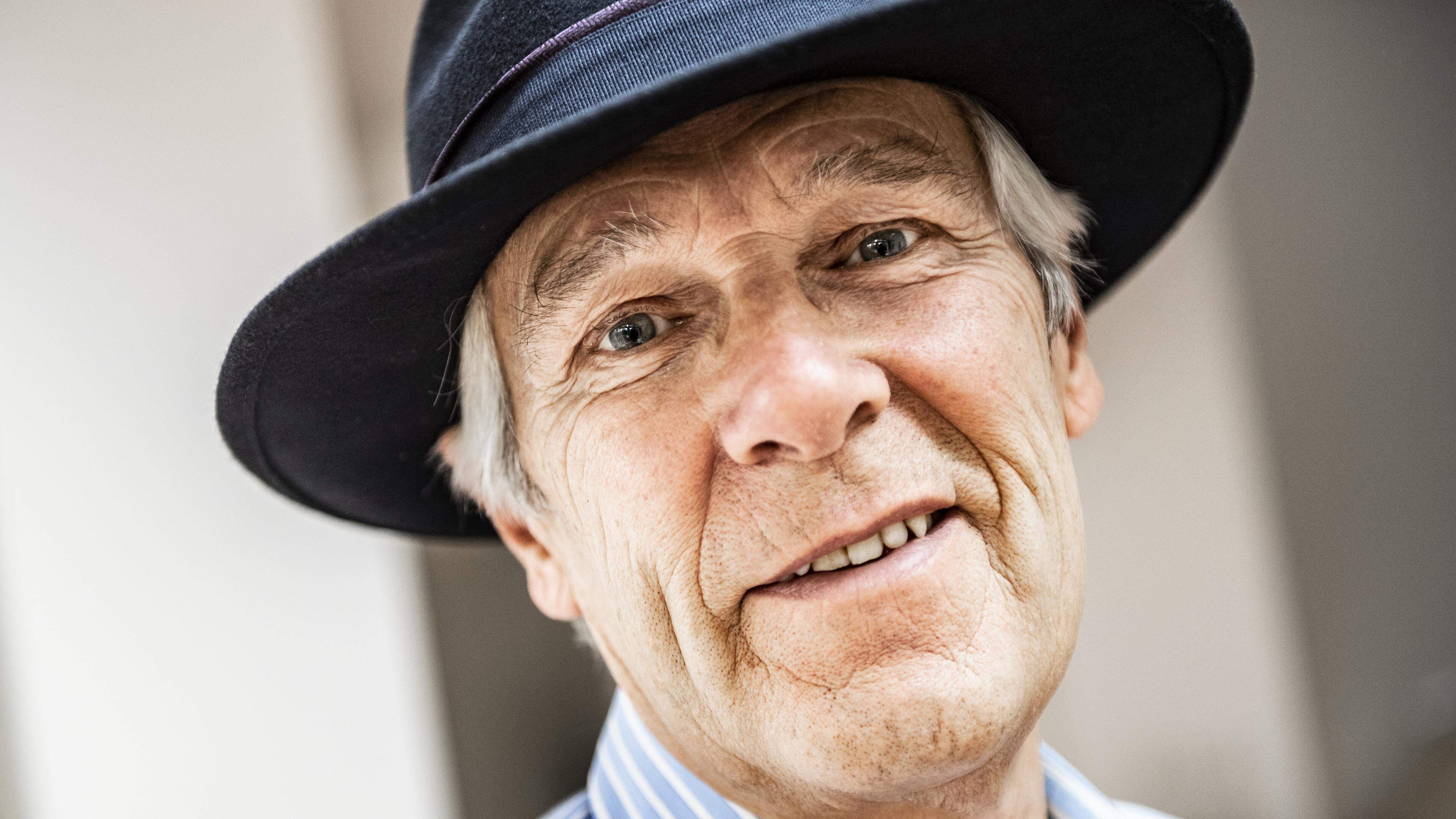 Paul Herber (71) uit Heemstede in finale zangwedstrijd ’Ode aan Mokum’: ’Vorig jaar 70 keer opgetred