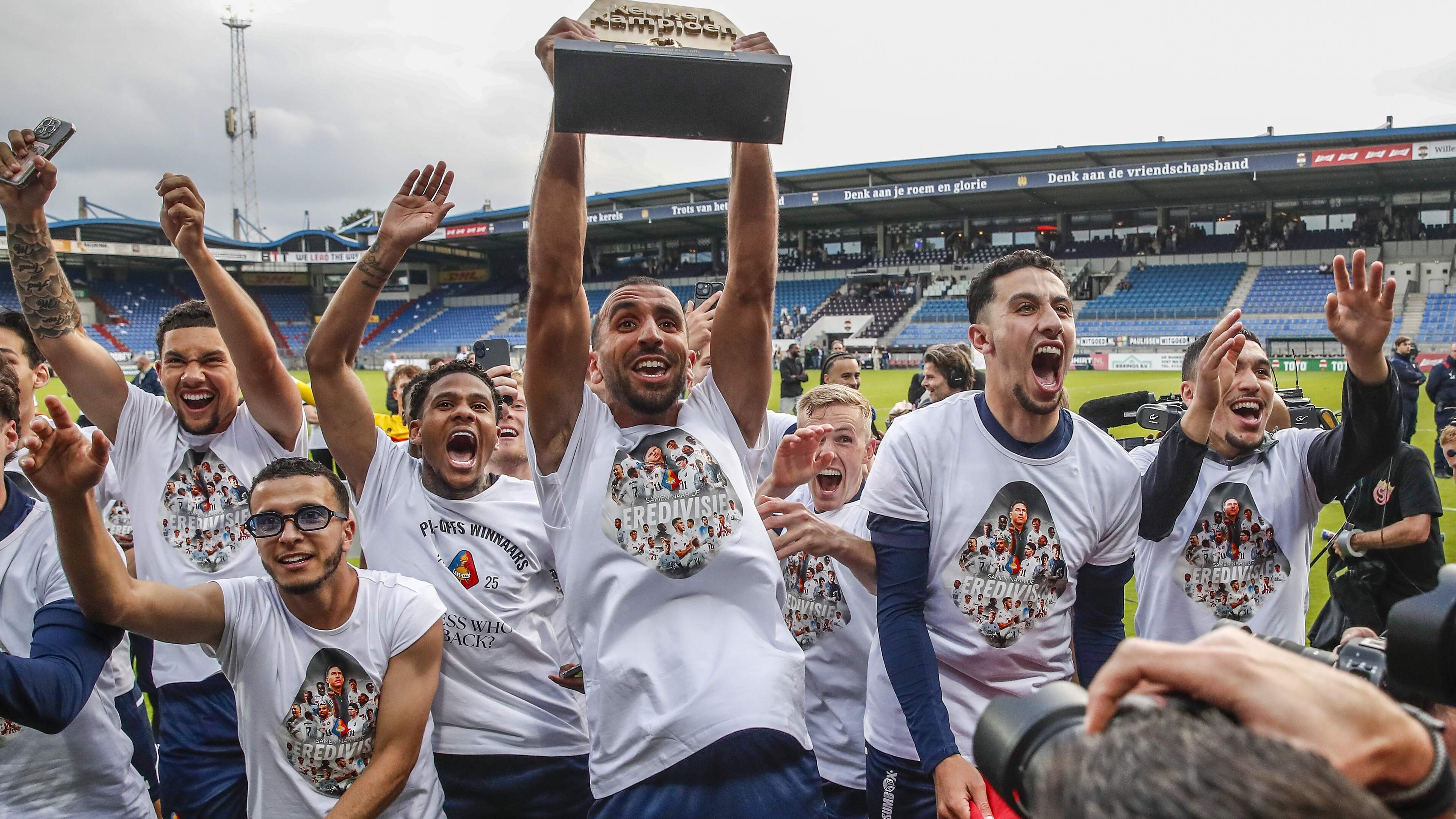 Forward Youssef el Kachati (ex-Telstar) from NEC to Stade Reims