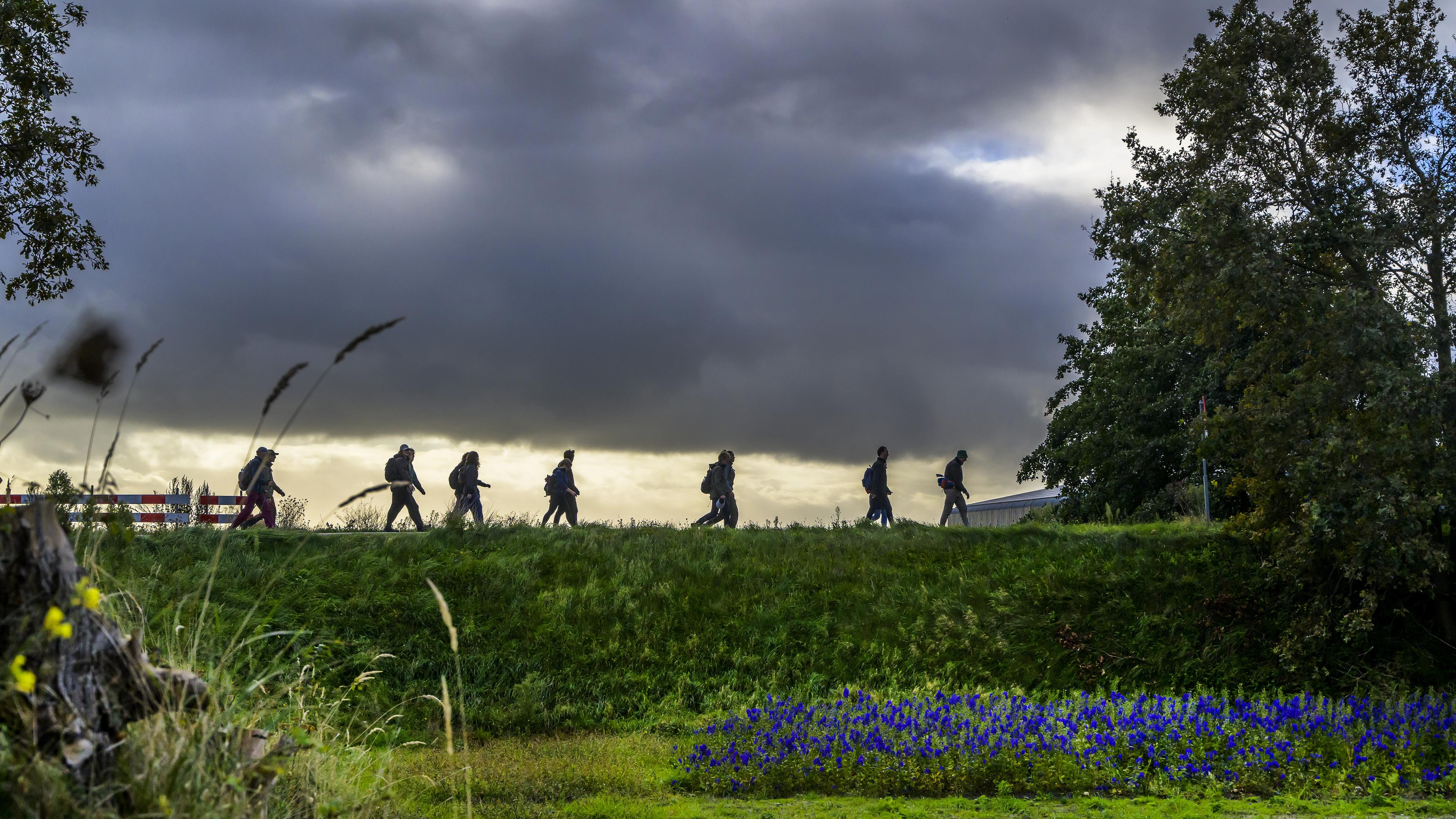 Twintig dinsdagavonden op pad met ’Wandel gezond Hillegom rond’
