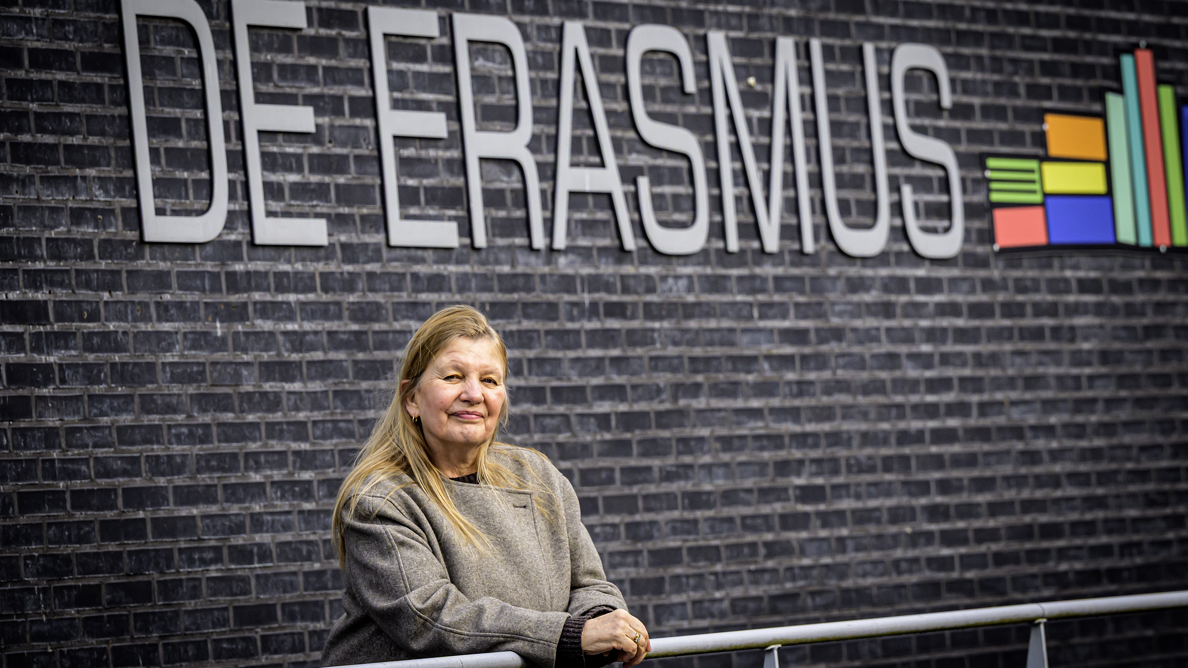 'This is the practice ground. Here children really learn that we do it together,' says departing principal Ruscha Wijdeveld (67) of OBS de Erasmus in the disadvantaged Meerwijk neighborhood