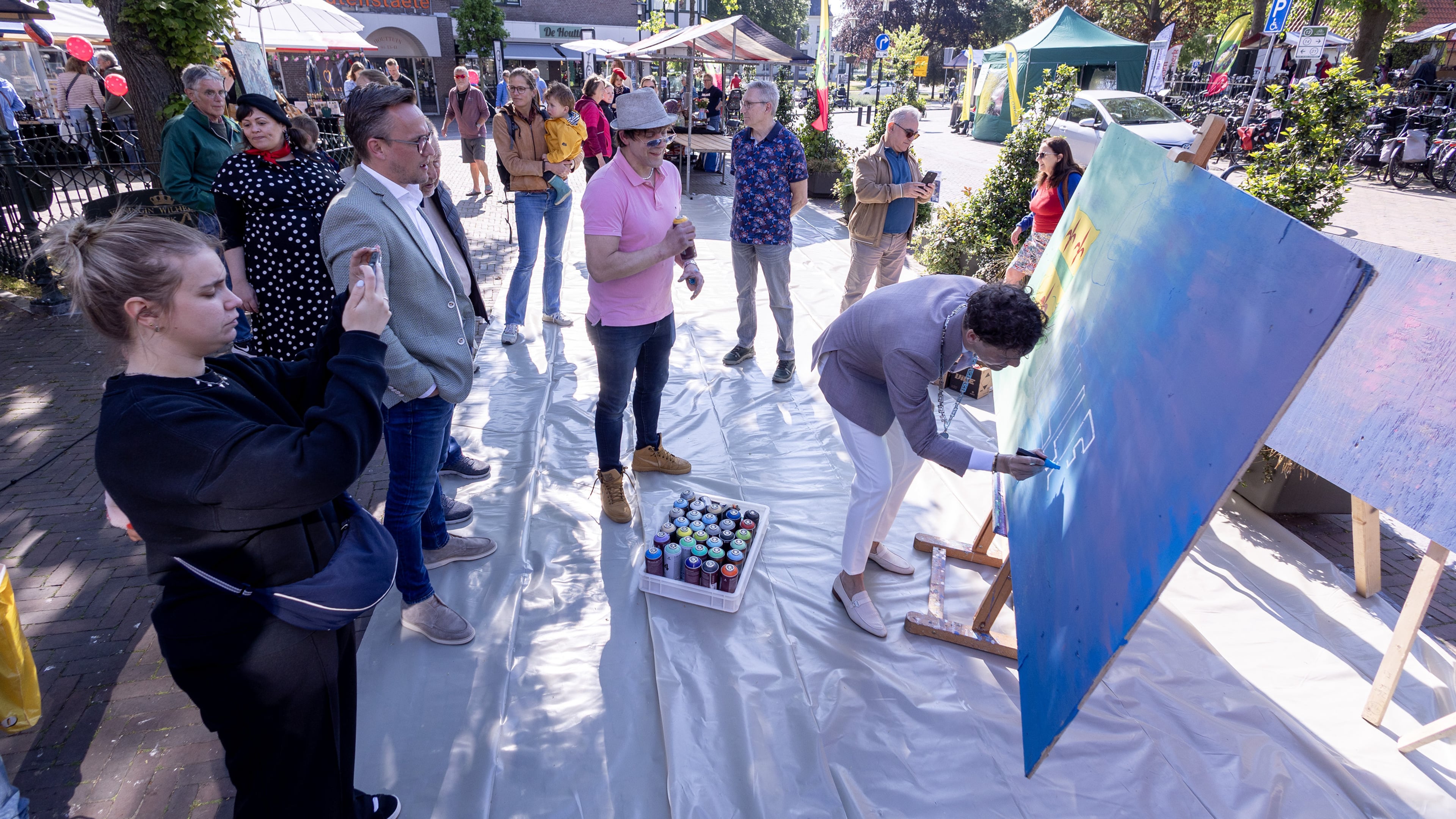 How a pearl necklace making course in Japan changed 66-year-old Marja's life: Now she is at the Hillegom art market