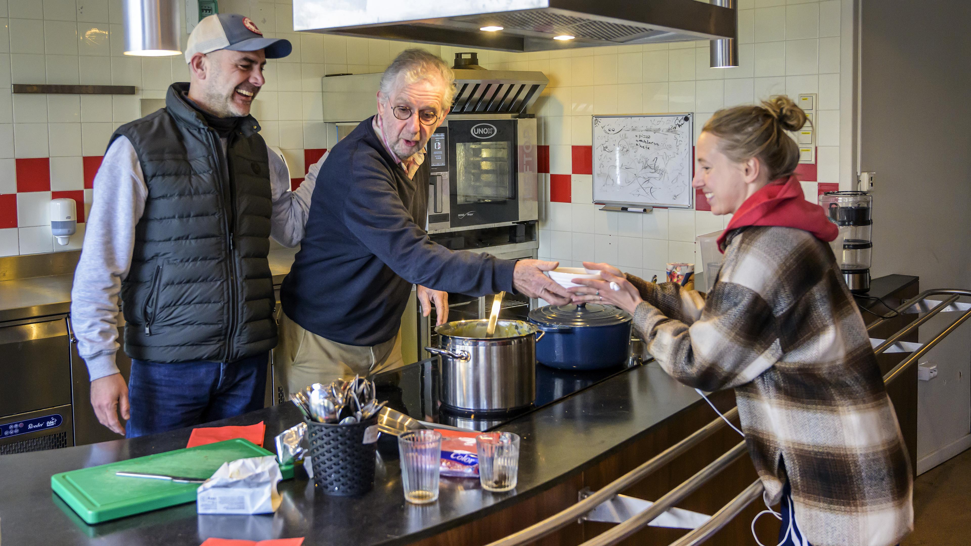 Statushouders Oldenhove krijgen voorrang voor sociale huurwoning. Woonflat Overveen moet eind 2027 l