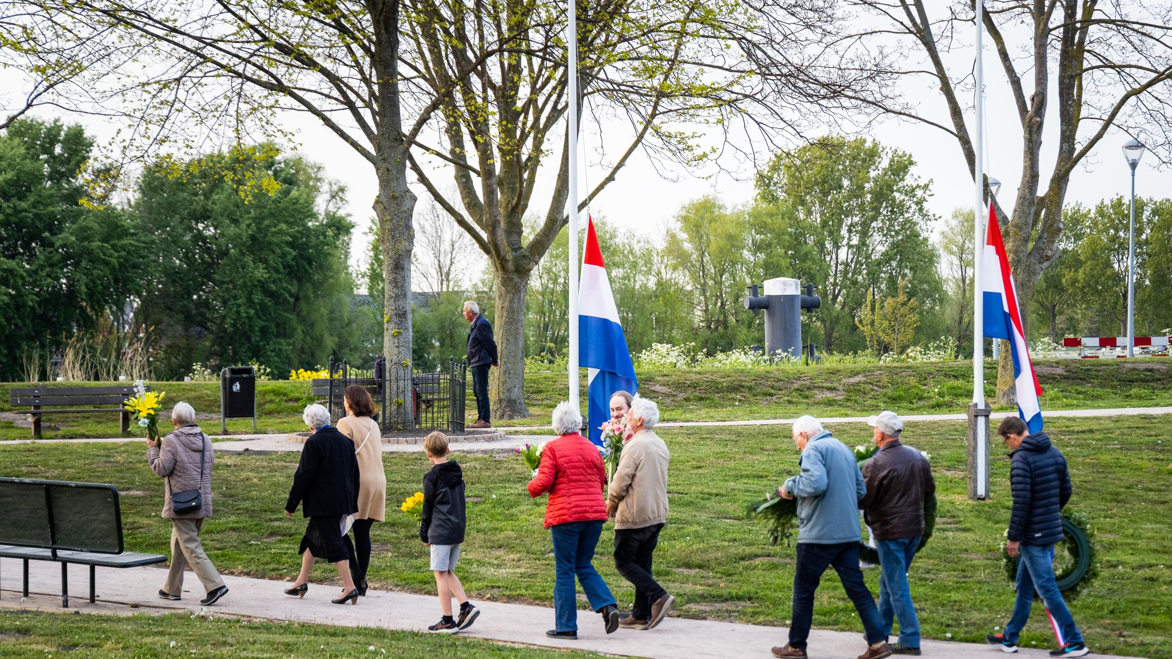 Bevrijdingsdag bij het dorpshuis Cruquius: oorlogsverhalen, oldtimers en zoet-zure tulpenbollen