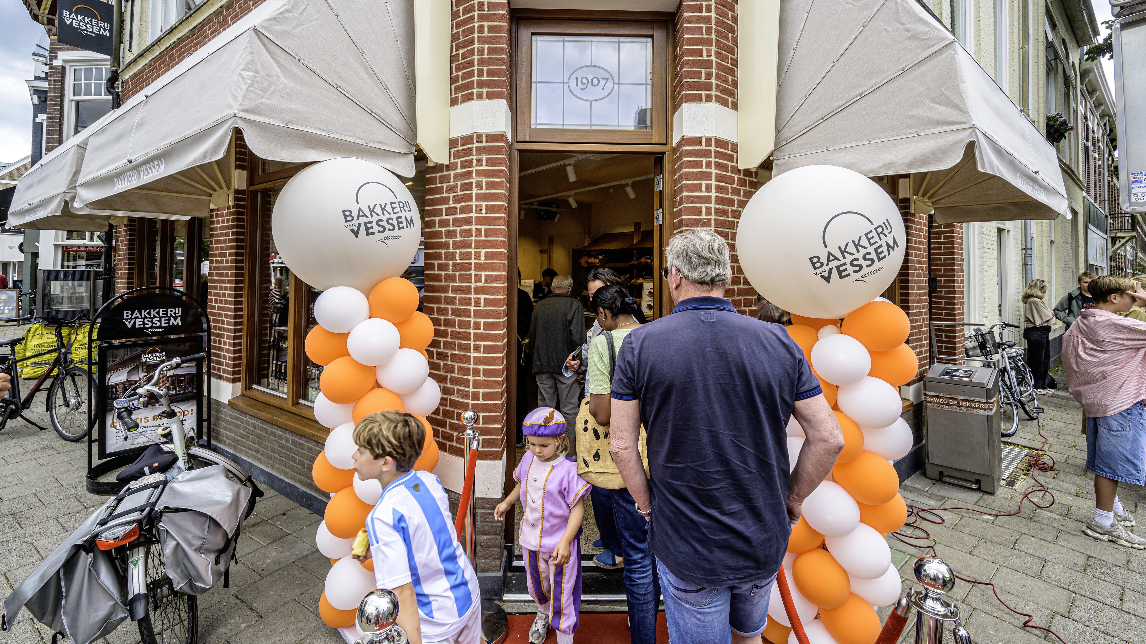 Van Vessem bakery in Kleverpark fully restored to original 1907 style