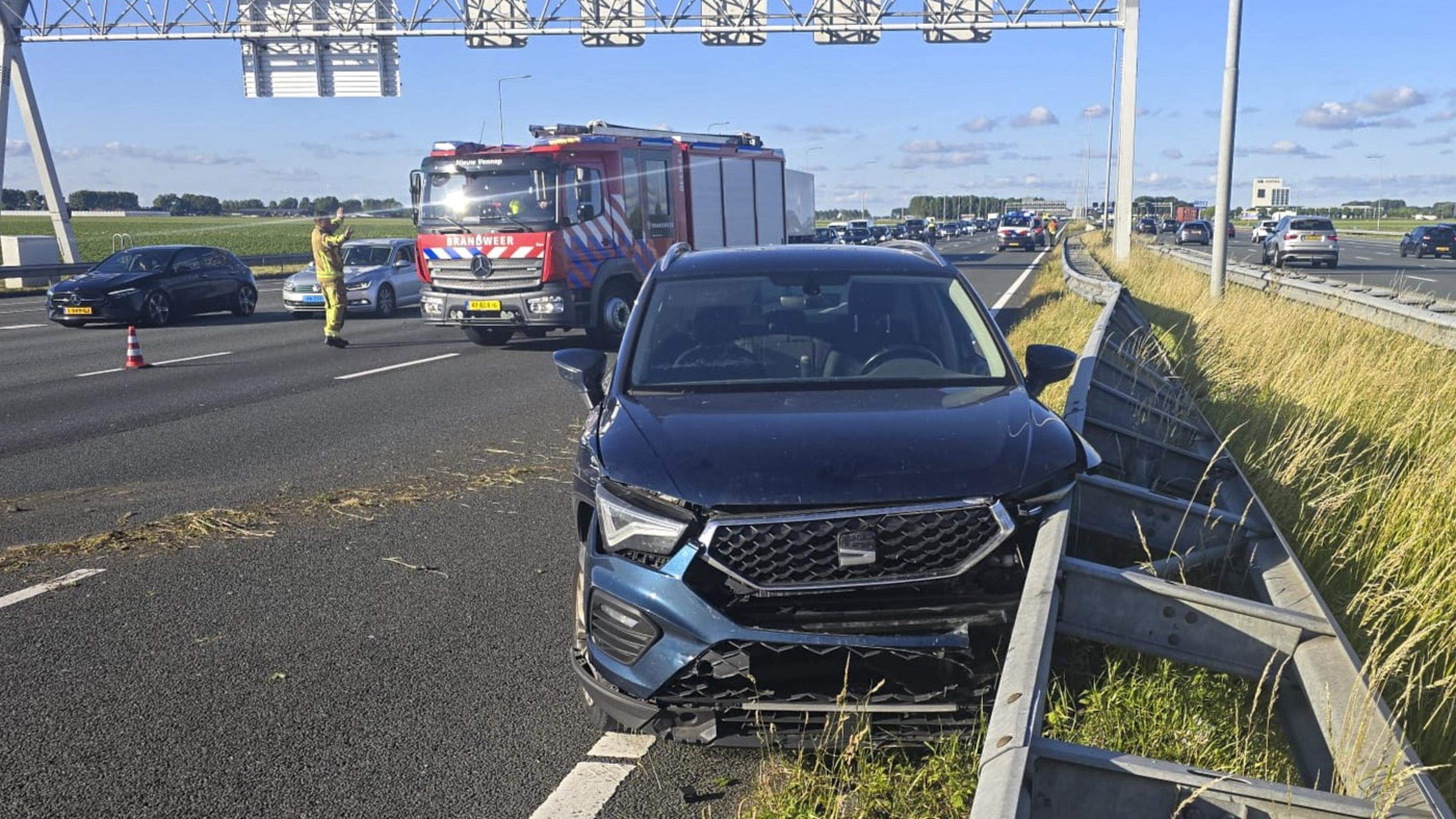 Auto’s met elkaar in botsing bij ongeval op A4 bij Nieuw-Vennep, bestuurder mogelijk onder invloed