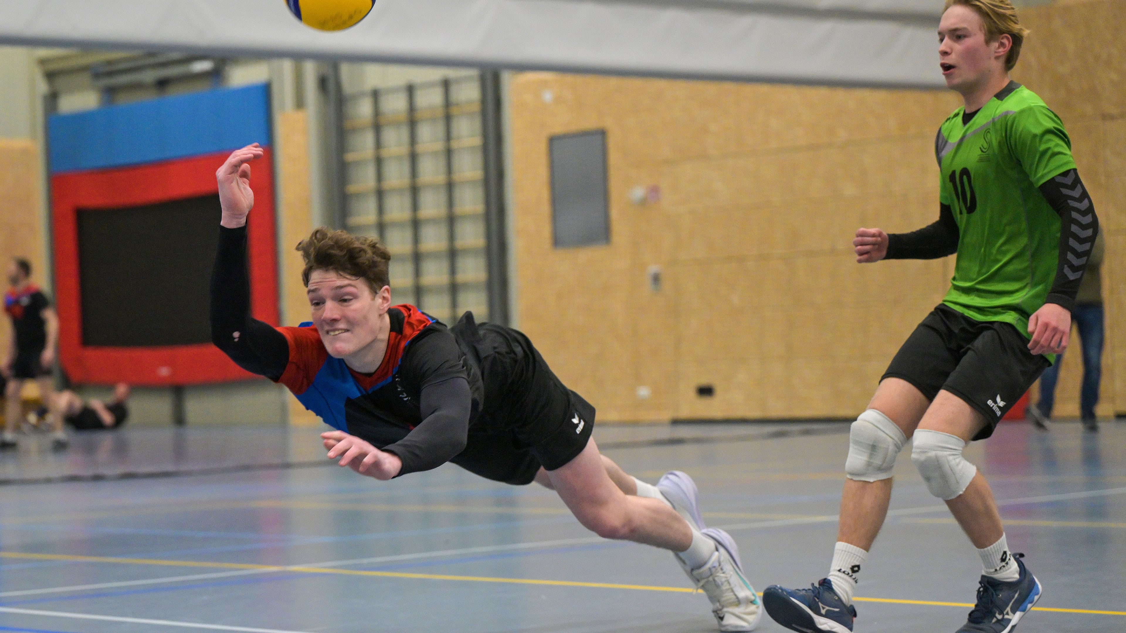 Strong blocking leads Spaarnestad to victory over Jokers, securing safety. 'Great to be able to finish the season calmly'