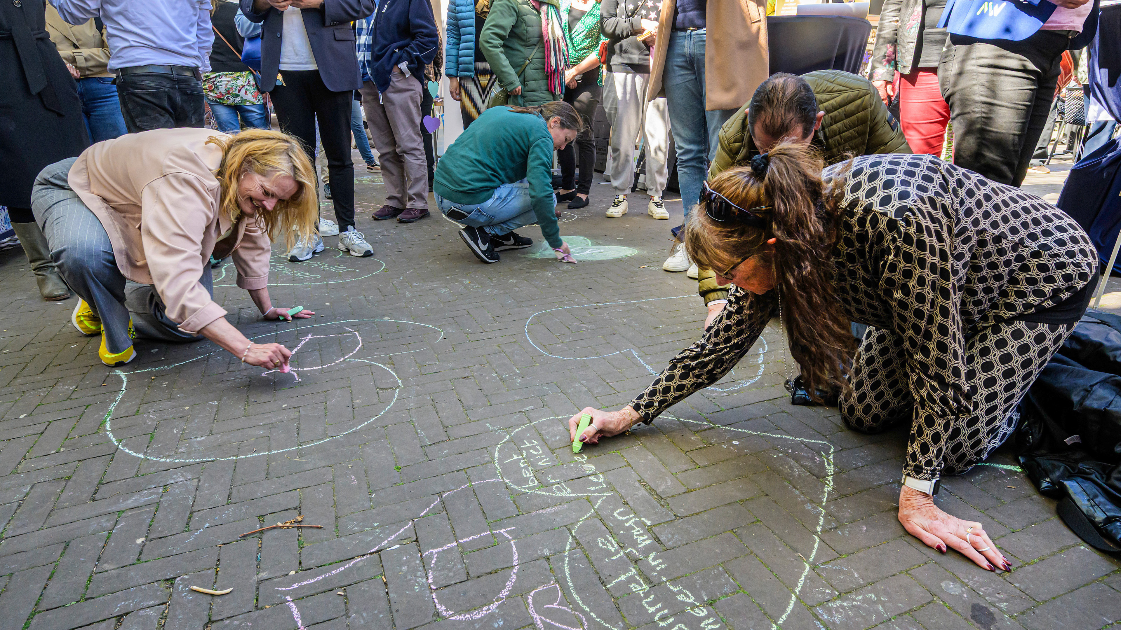 Hearts at Polderplein in Hoofddorp 'for every resident who helps from the heart'