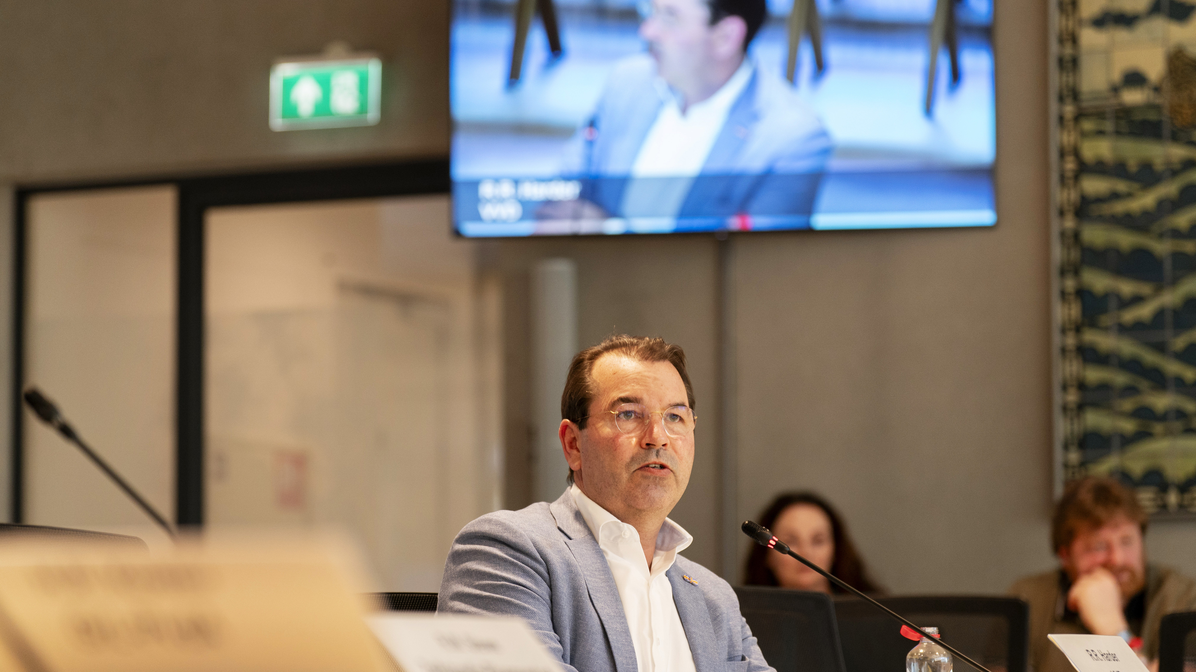 Current Bloemendaal coalition of VVD, D66 and CDA must look for additional party, concludes mediator David Moolenburgh