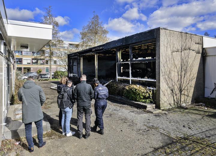 ’Hoop niet dat de aanslag uit de buurt komt’. Deel wijkcentrum Meerwijk ...