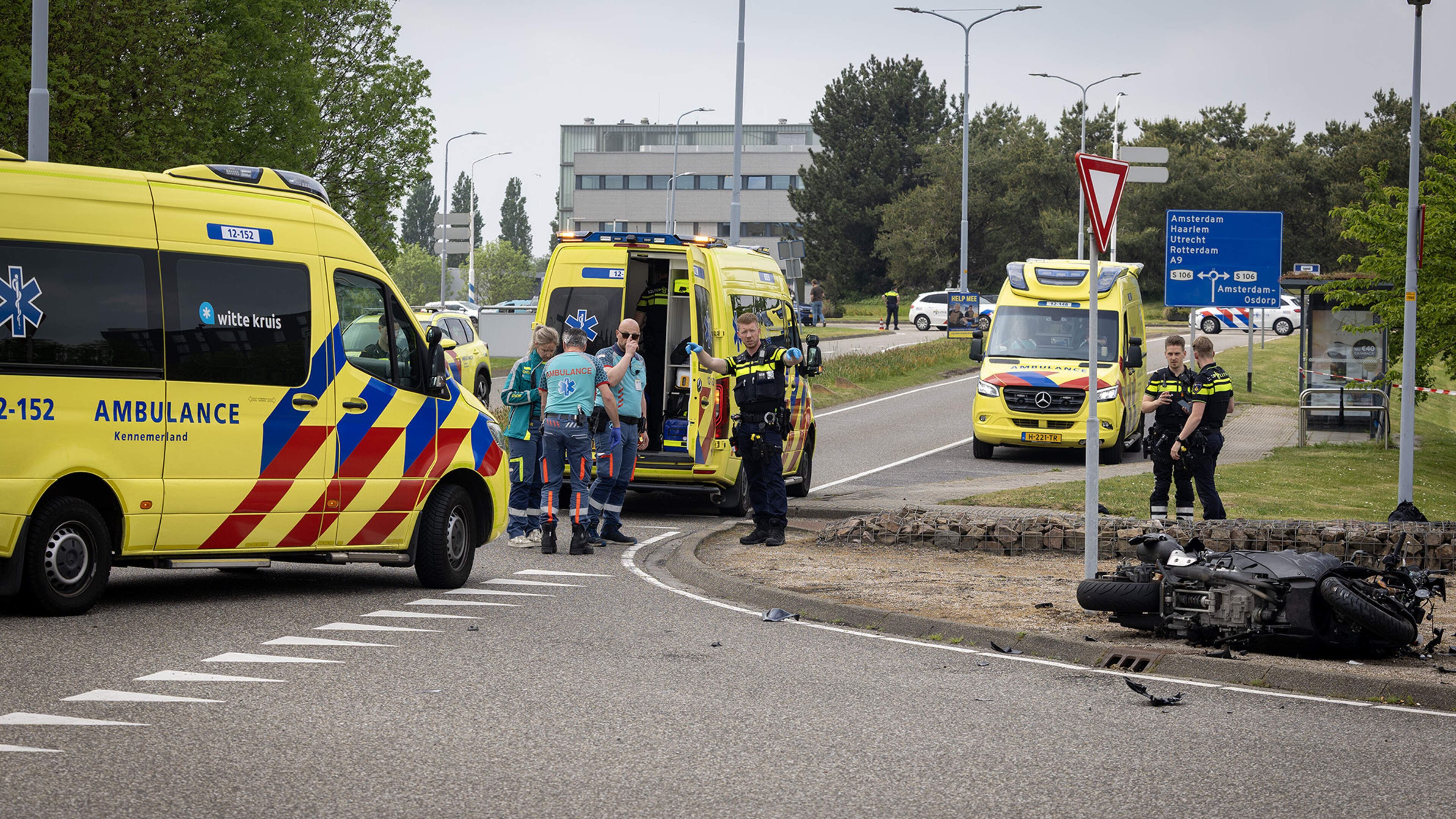 Two injured in collision between motorcycle and car at Lijnden intersection