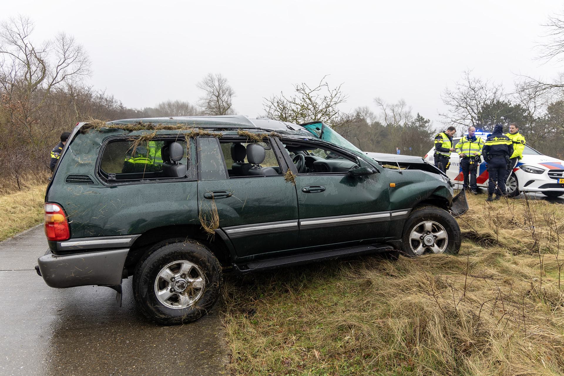 Auto raakt zwaar beschadigd bij crash in Overveen
