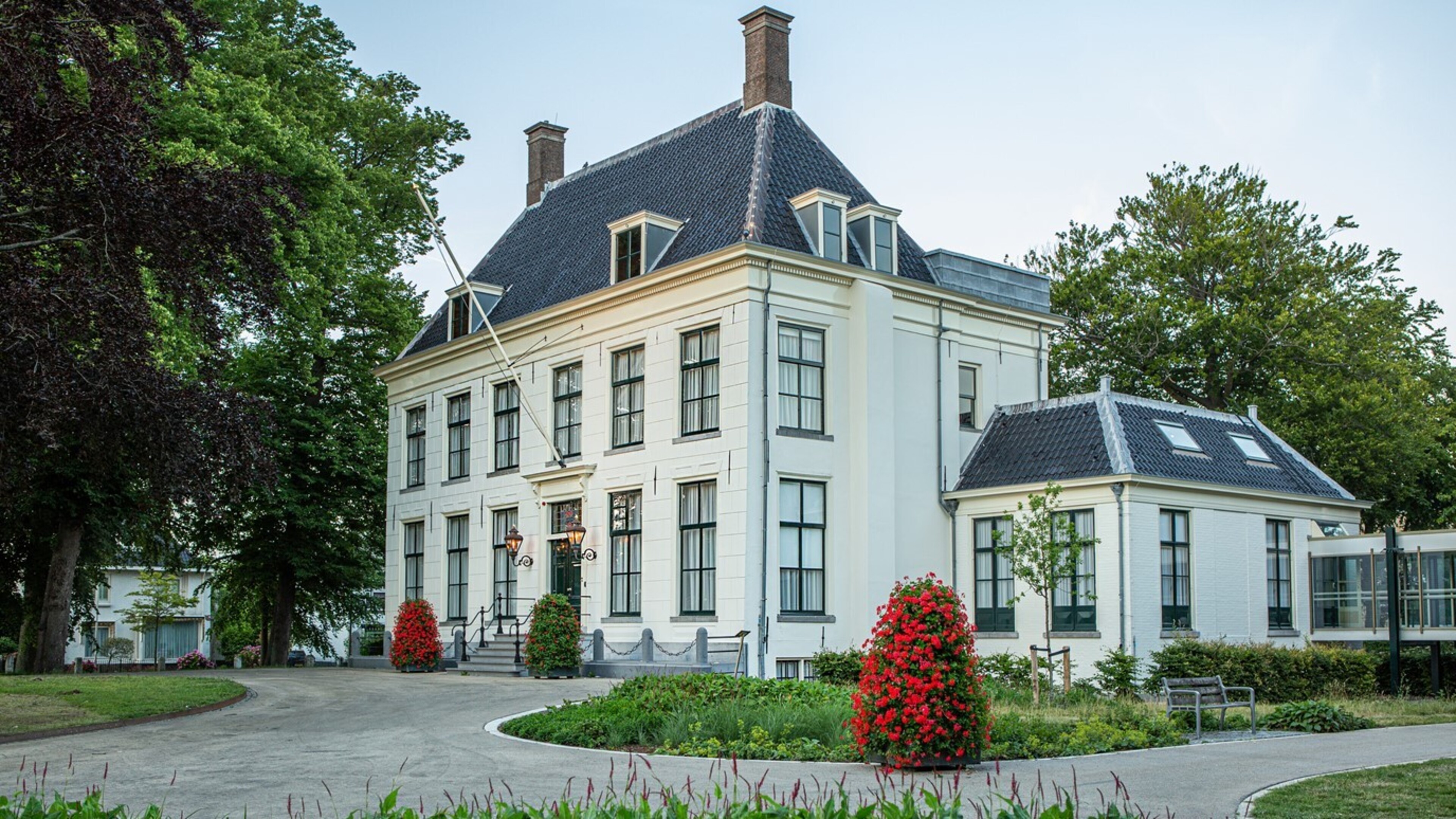 Five well-known buildings in the running for Friends of Old Hillegom Certificate