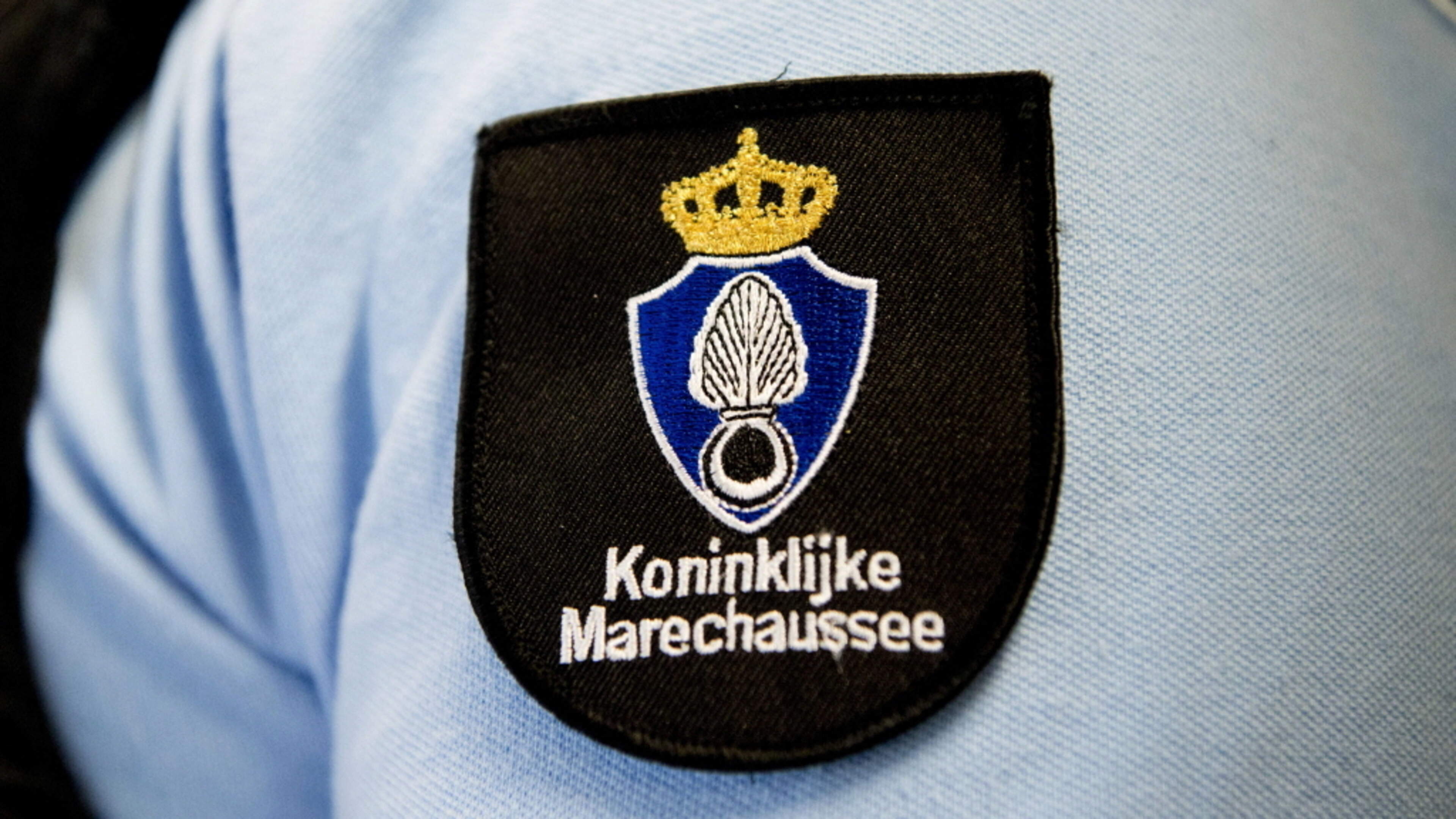 Two arrested for drug smuggling via Schiphol, 3 kilos of cocaine found