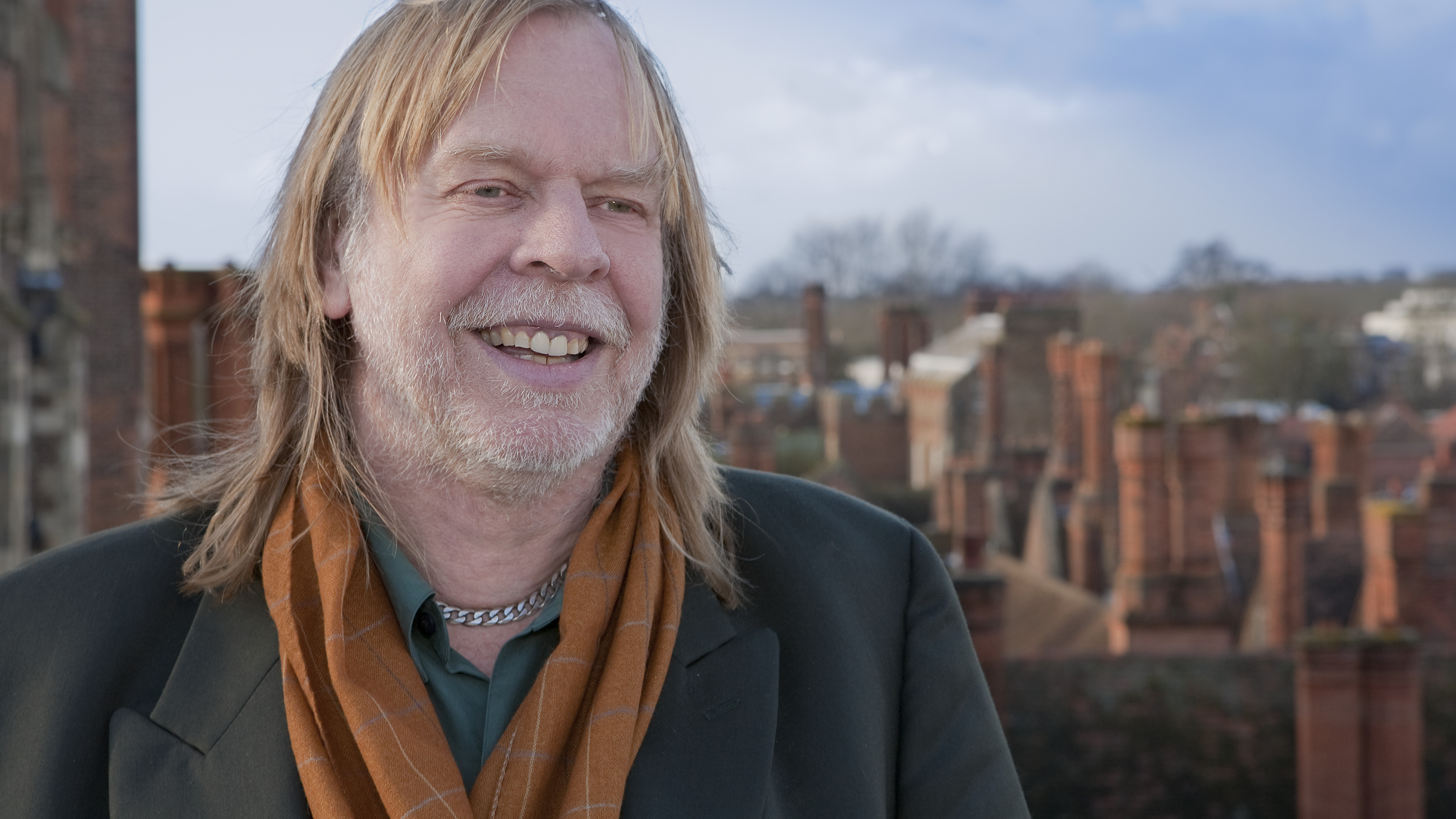 Yes-legende Rick Wakeman doet vrijdag Haarlem aan. ’Van Bowie-hits via symfonische rock tot Bijbel-b