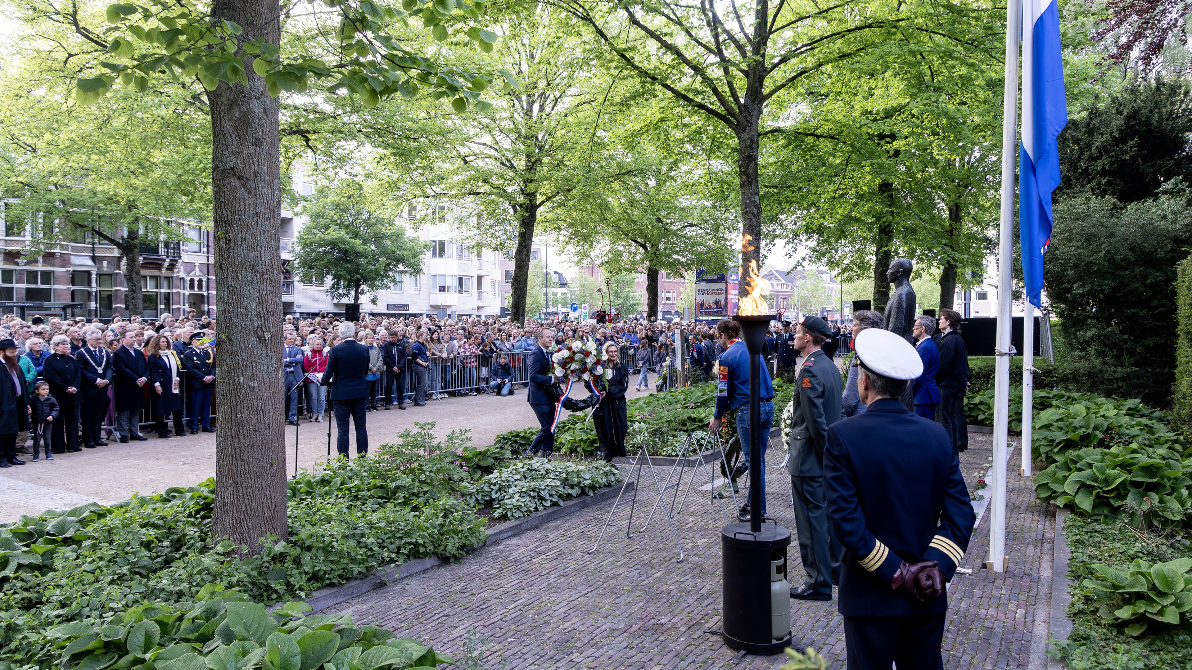 Commemoration at the Dreef: fifteen executed men and other war victims honored in silence
