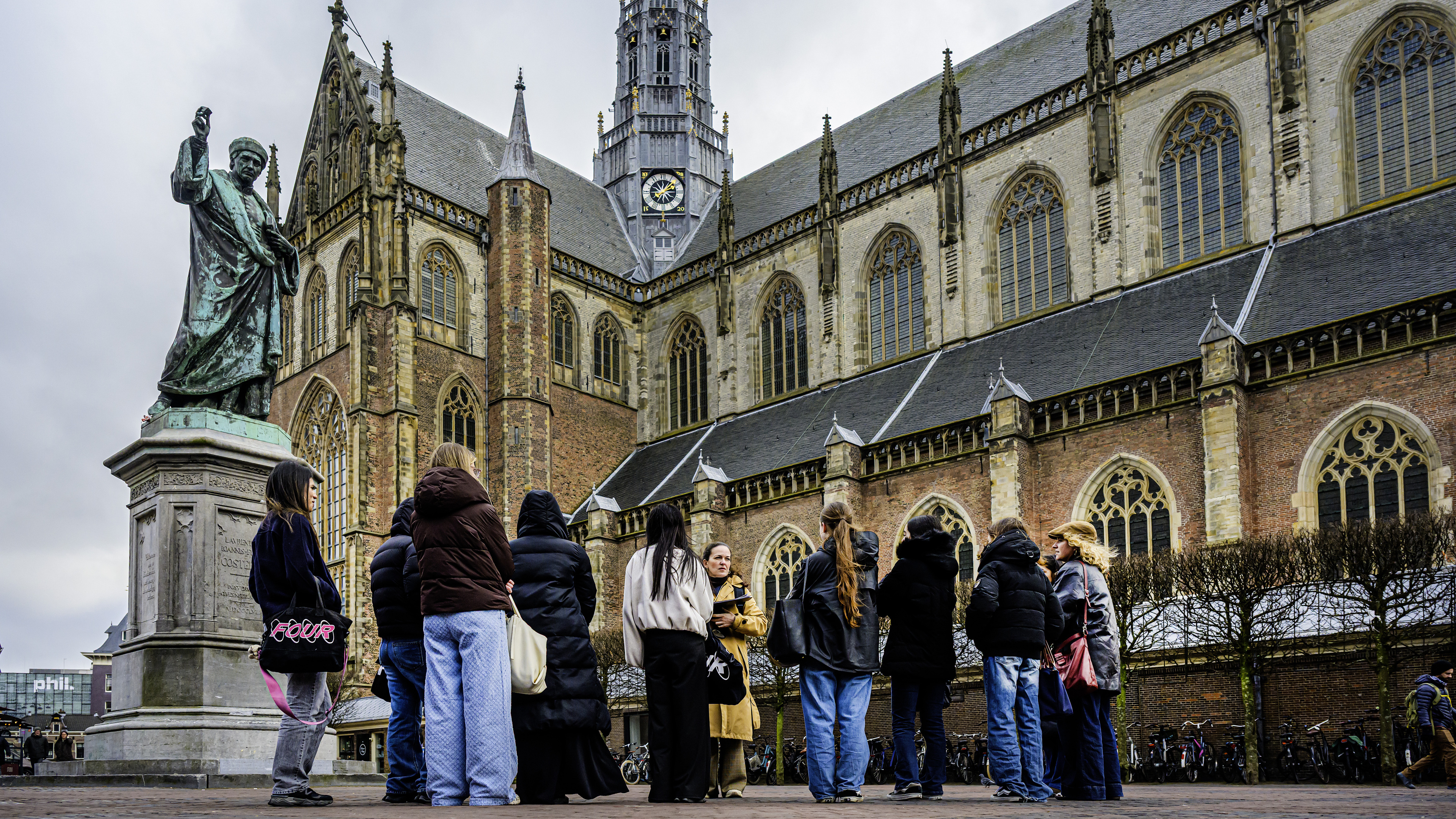 Het Schoter students explore history of slavery: 'I hope they will retell the stories'
