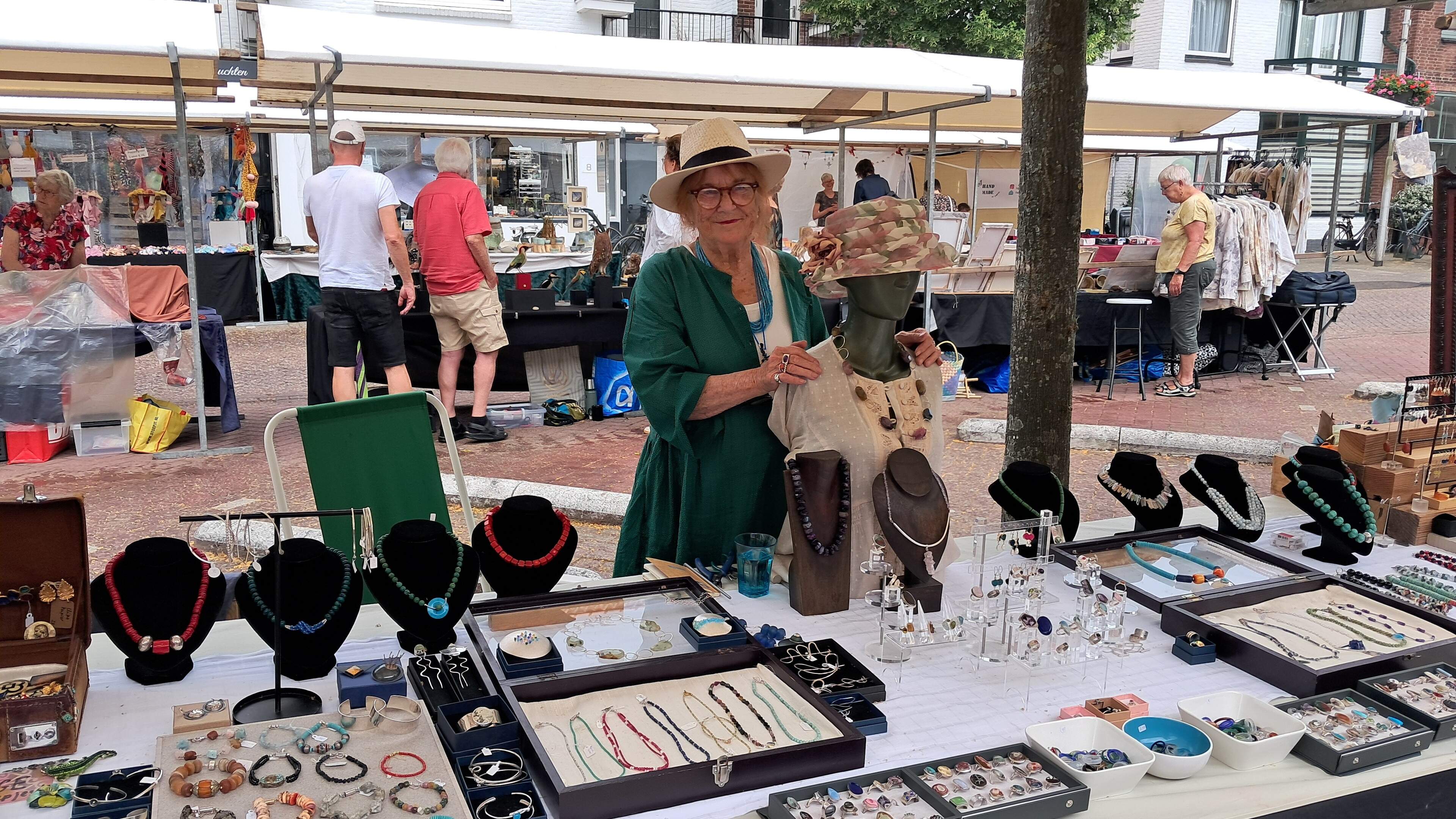 Heemstede Art Market brings nearly fifty artists to Jan van Goyenstraat