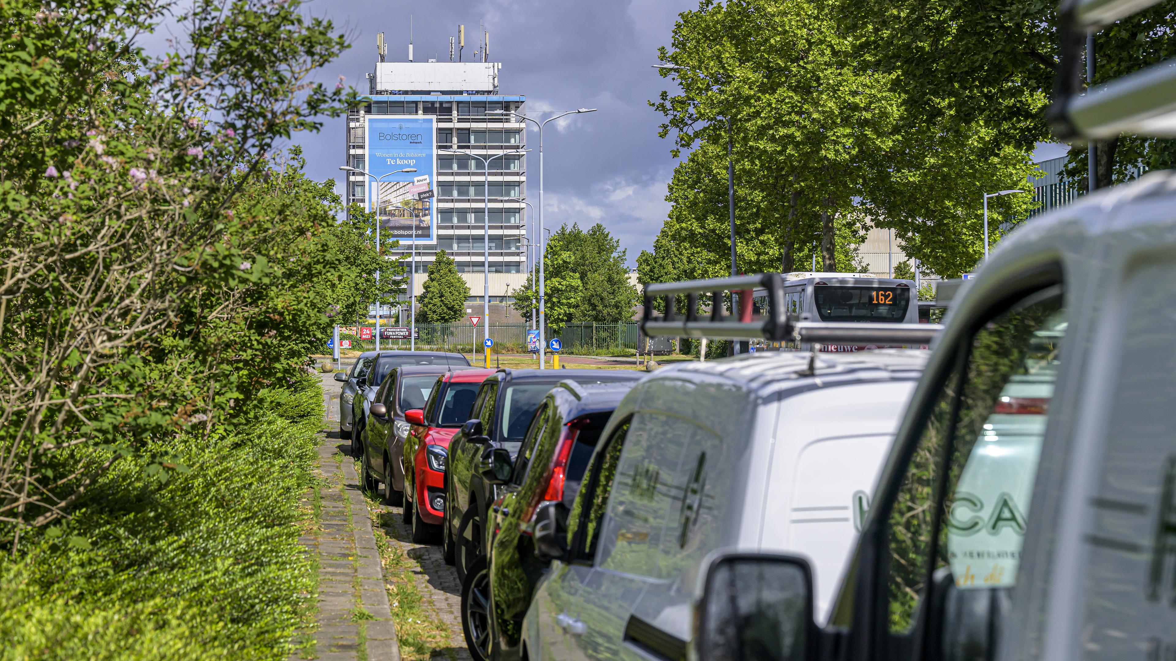 Betaald parkeren is voorlopig van de baan, maar omwonenden Pionier-Bols gooien er toch een schepje b