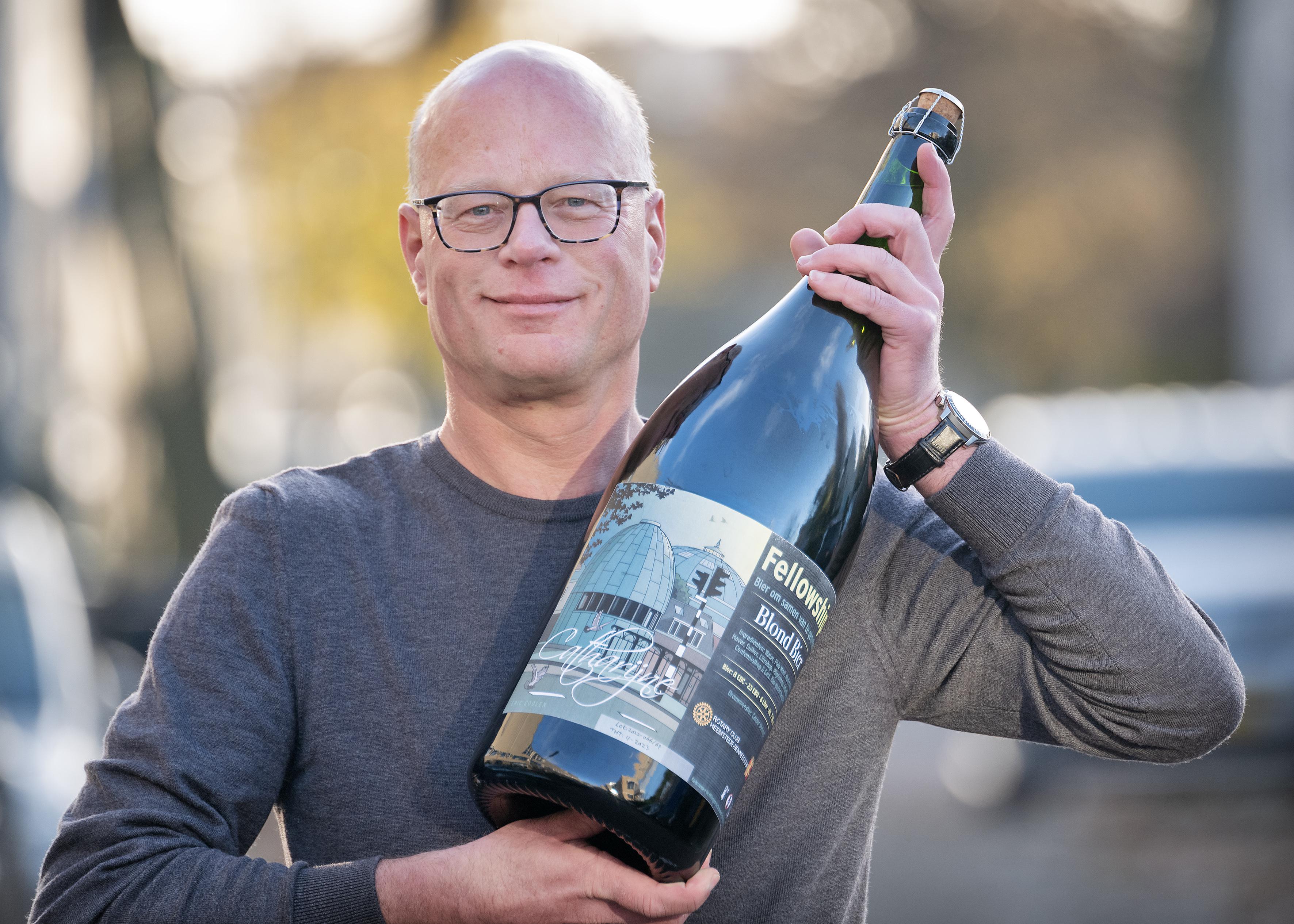 Biertje van Rotaryclub Heemstede-Bennebroek slaat brug naar goede doelen: ’Verduveld goed dit’