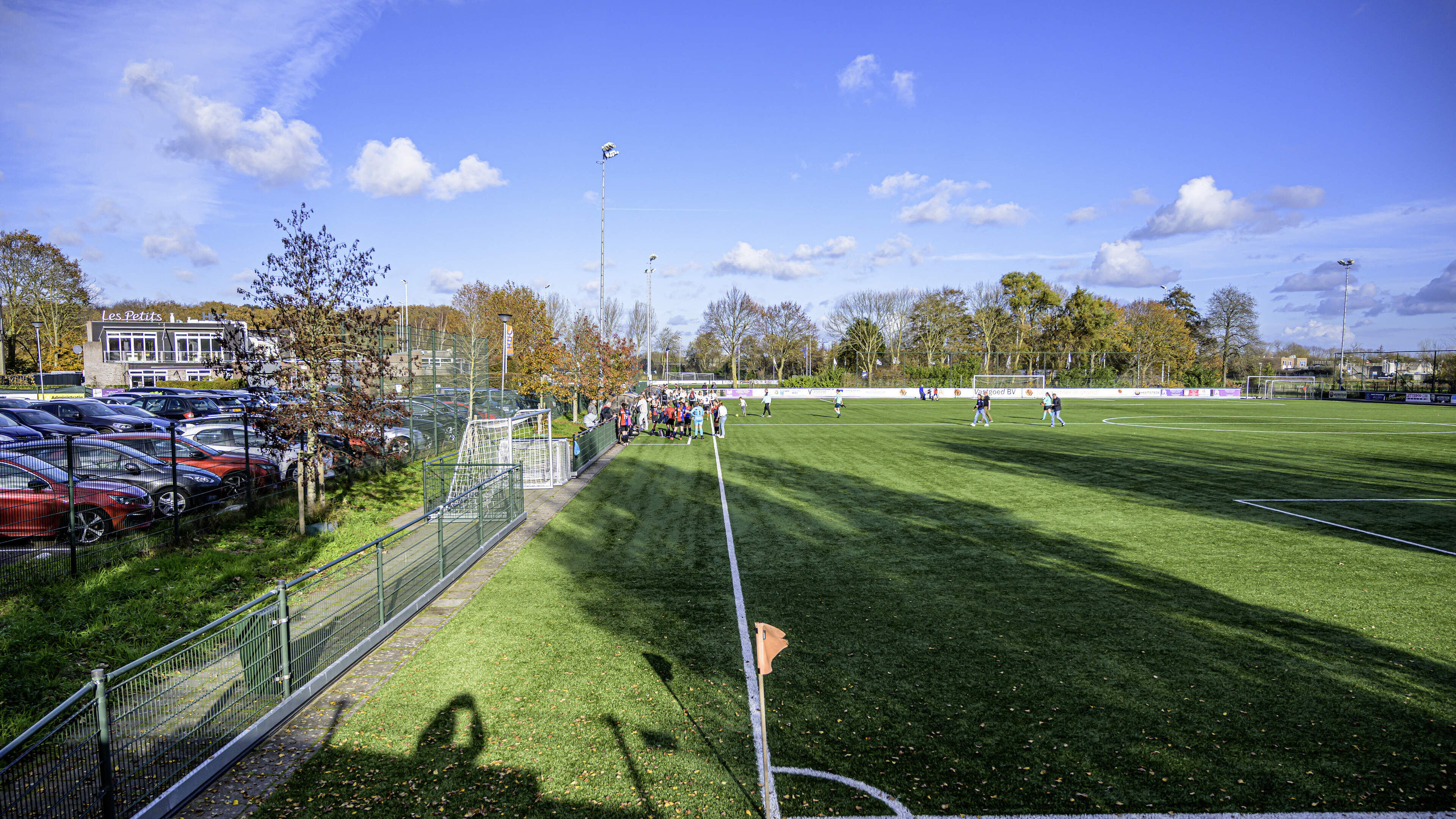 Following call for transparency, most Heemstede parties oppose shortcut at Sportpark HBC
