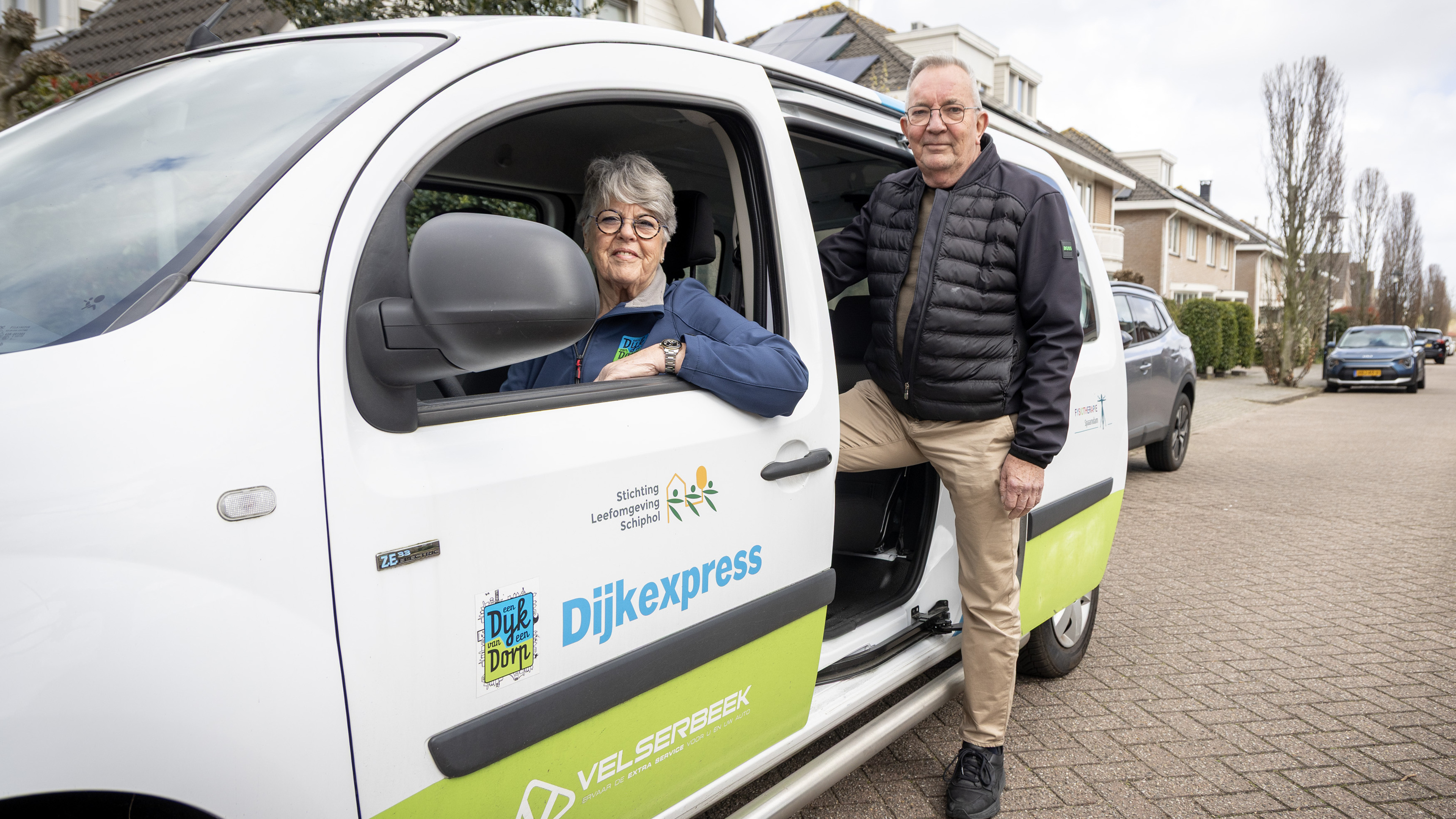 Neighbors helping neighbors in the Spaarndamse Dijkexpress: 'Live just outside the village? Too bad!'