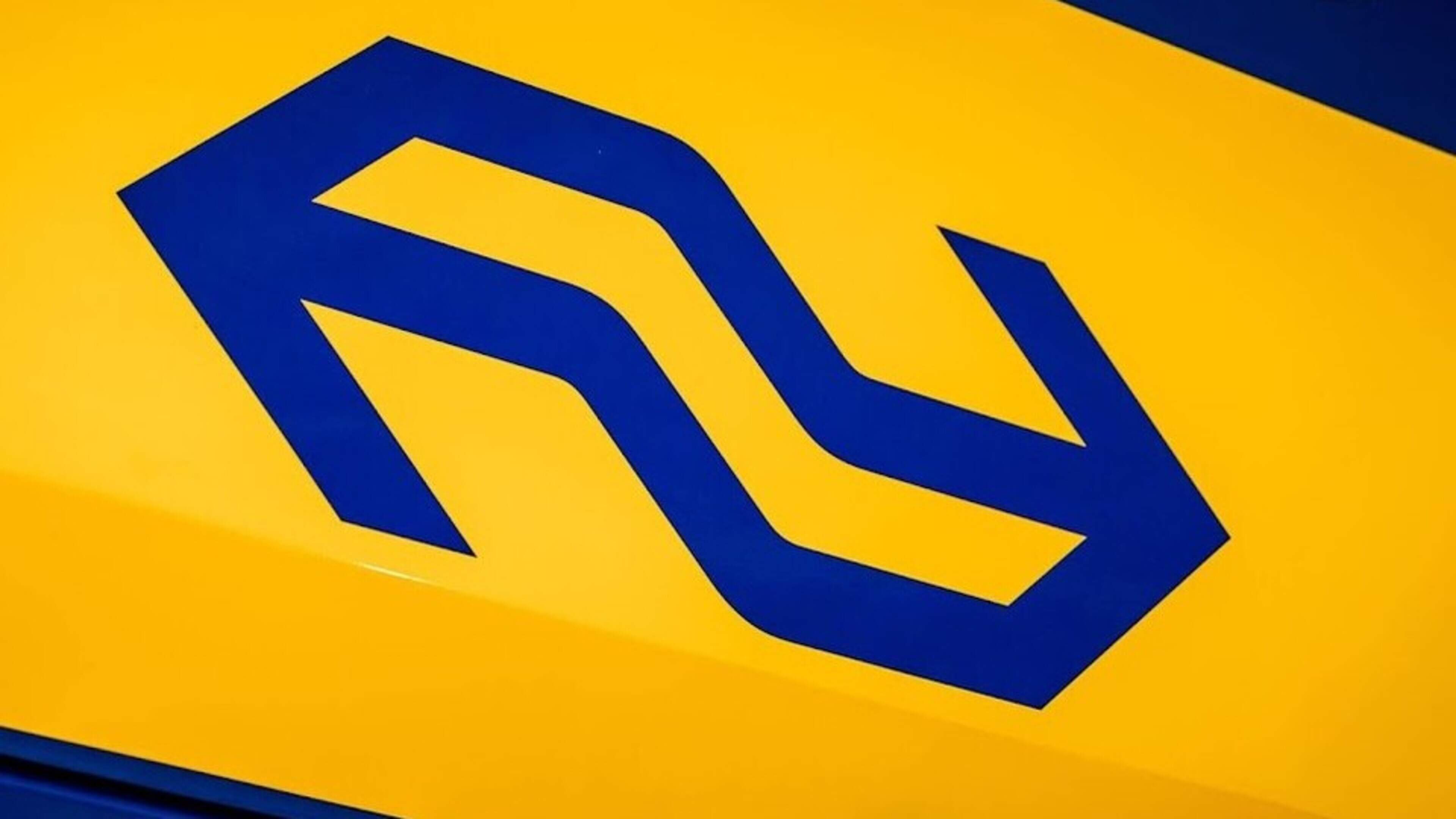 No trains between Haarlem and Leiden Central due to a collision