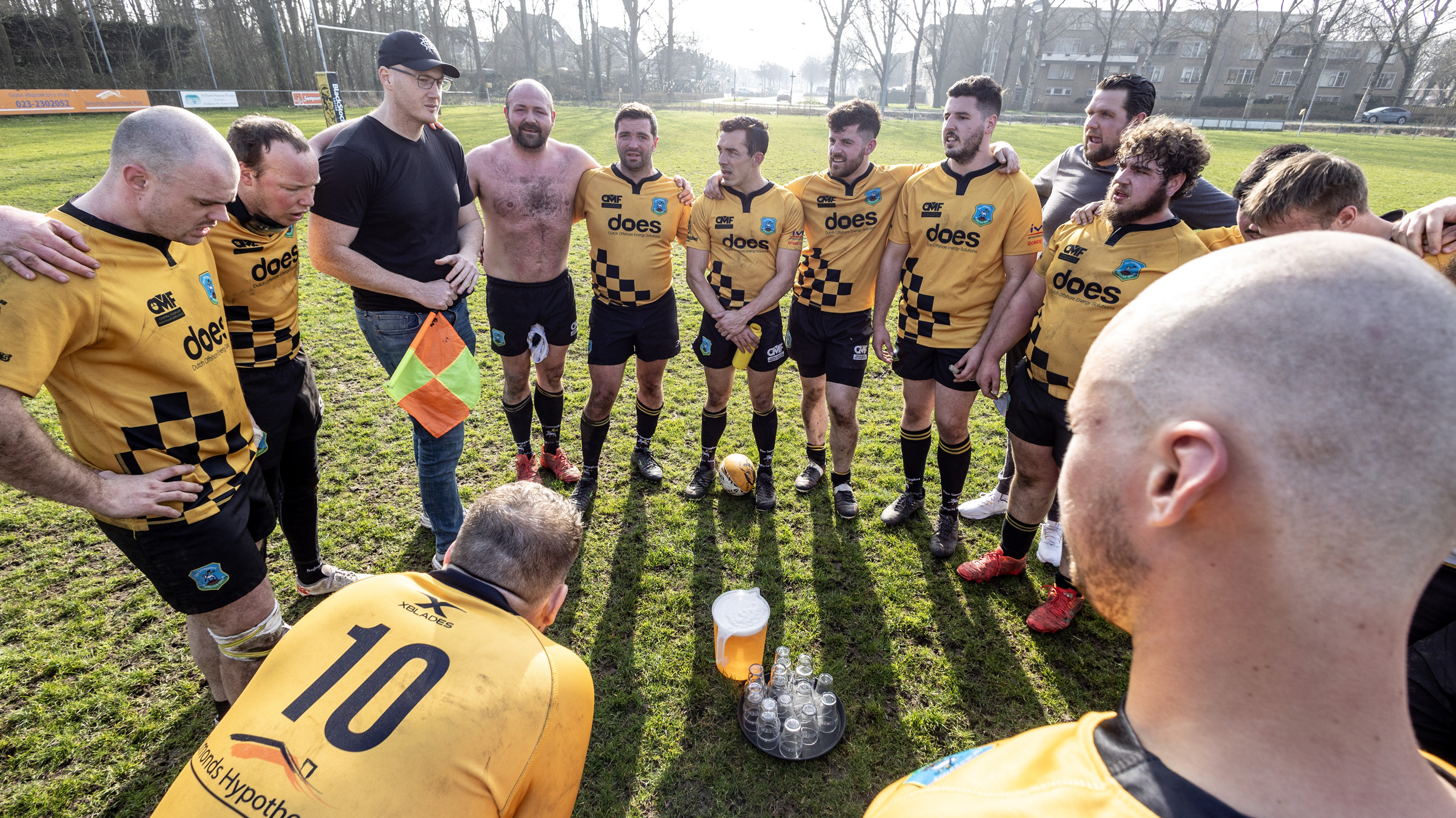 From shoveling sheep manure to promotion. The Smugglers want to build but face an uncertain future. ‘Doesn’t Velsen have a right to a rugby club?’