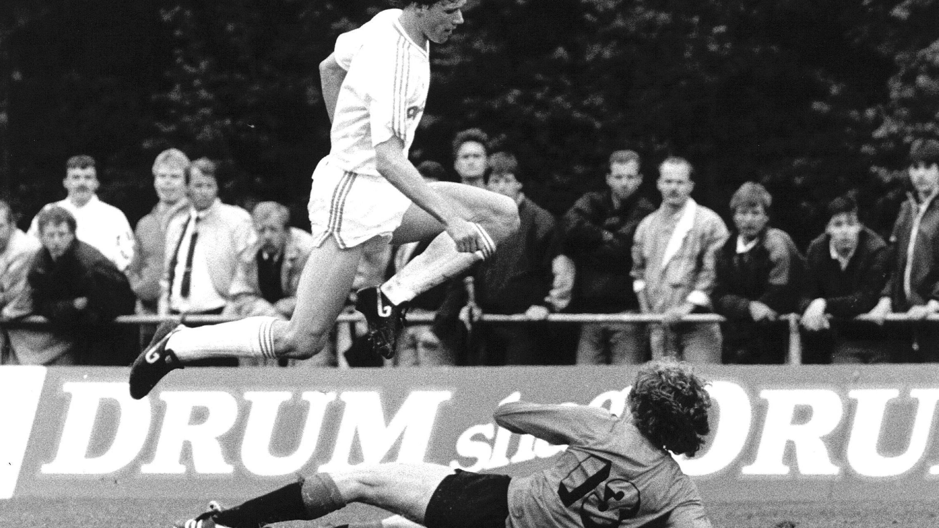 'Kennemerland is no Russia,' says Rinus Michels, but the amateurs score twice against the future European champions