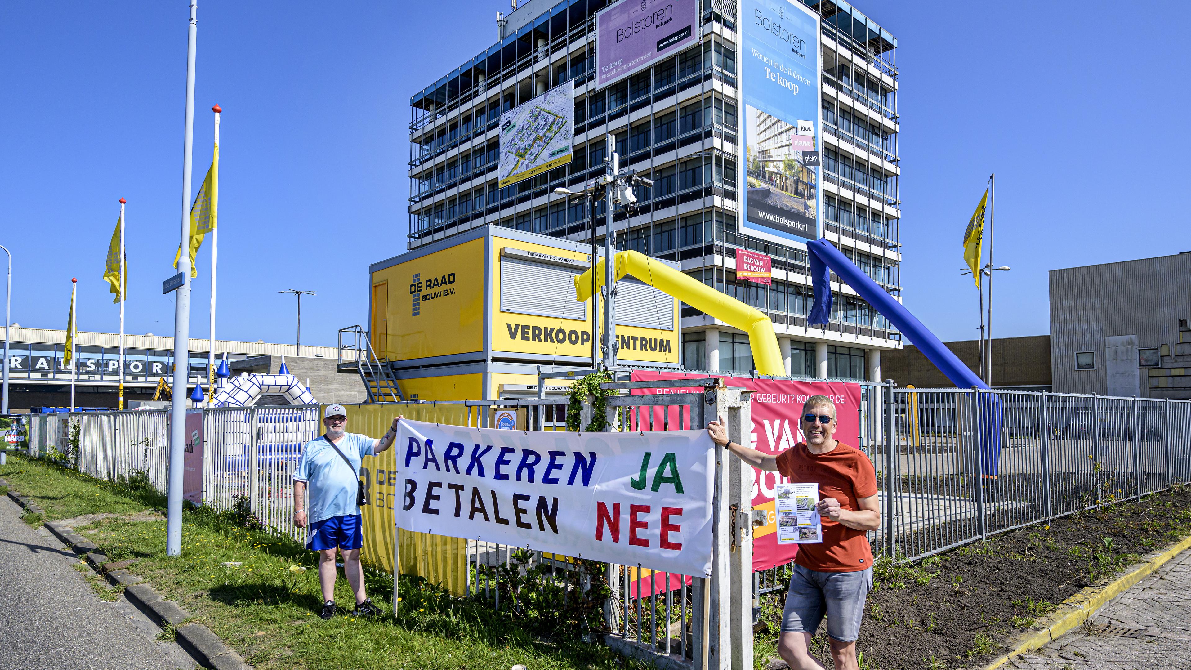Comité tegen betaald parkeren Nieuw-Vennep wil dat college bewonersbrief rechtzet: ’Ze wekken opnieu