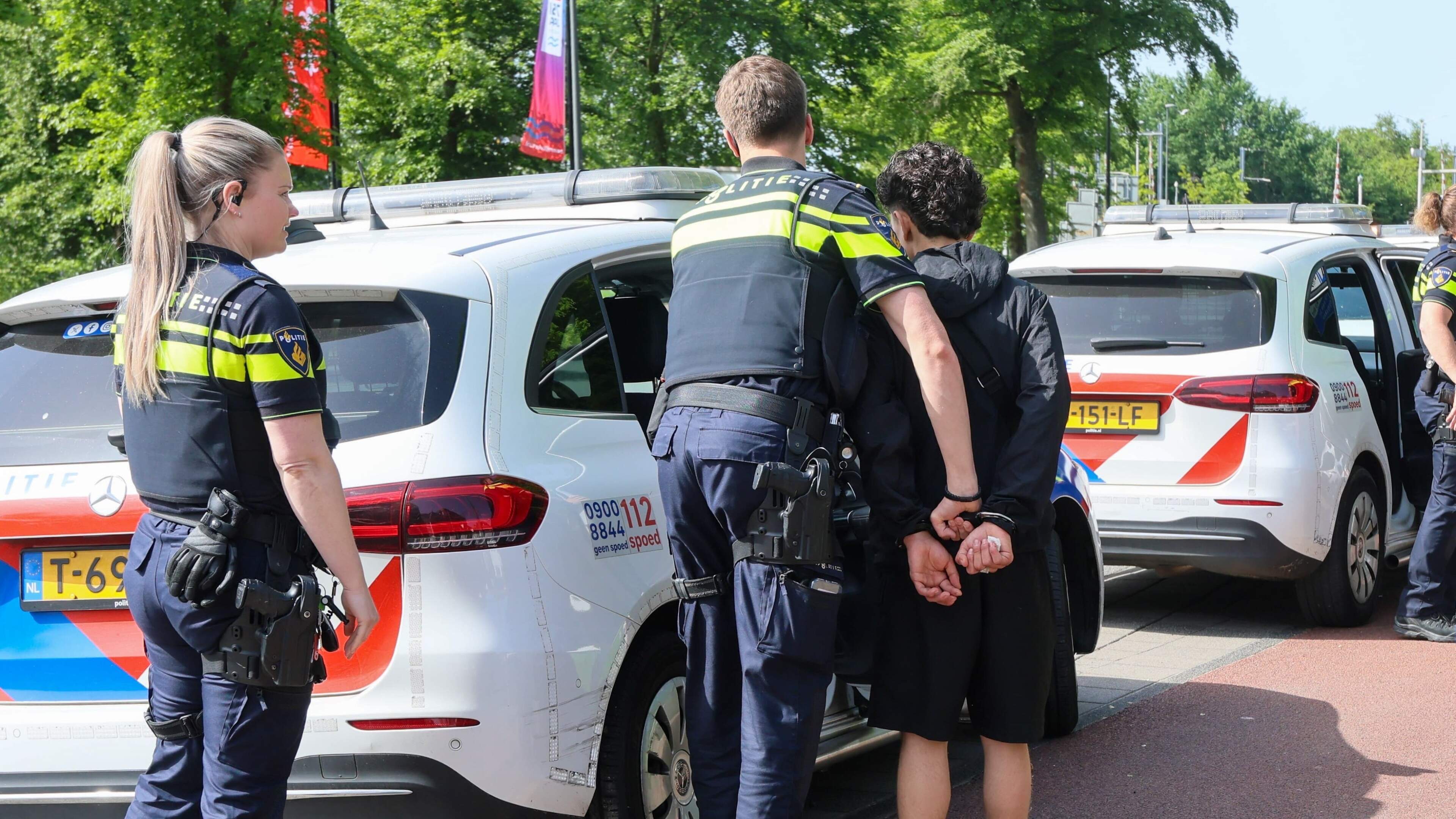 Four suspects arrested after shoplifting at perfumery in Beverwijk