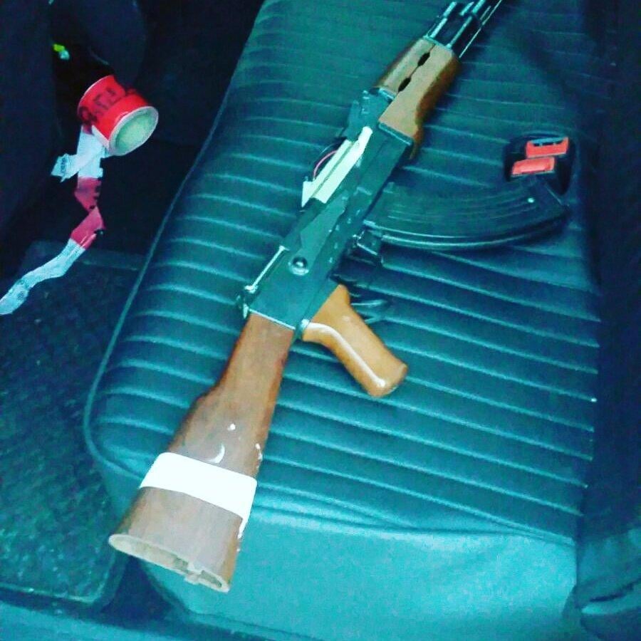 Politie grijpt man met nep AK-47 in Abbenes