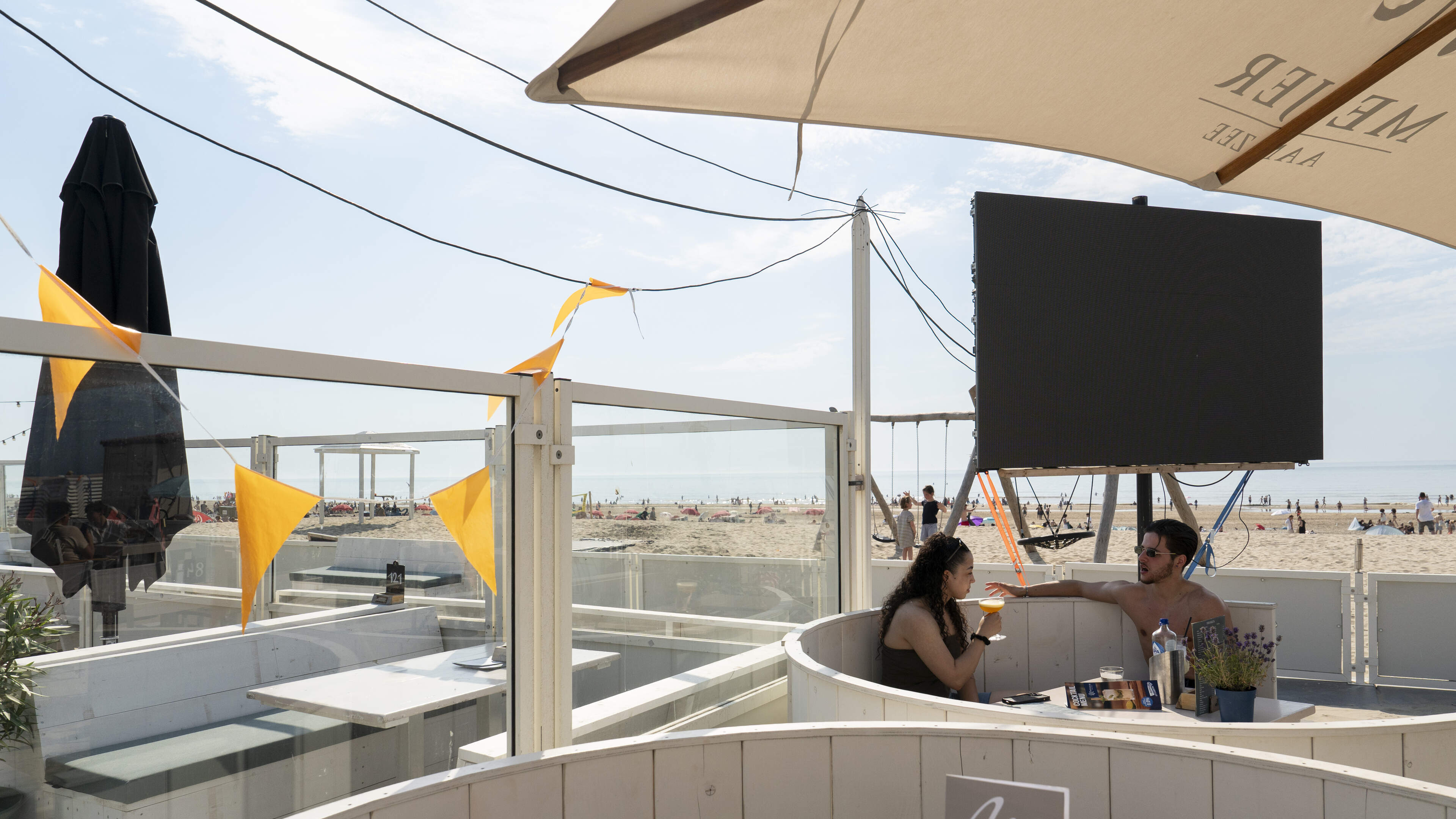 Netherlands vs. Sweden can also be watched on Zandvoort beach: 'But I have no illusion that people come here specifically for that'