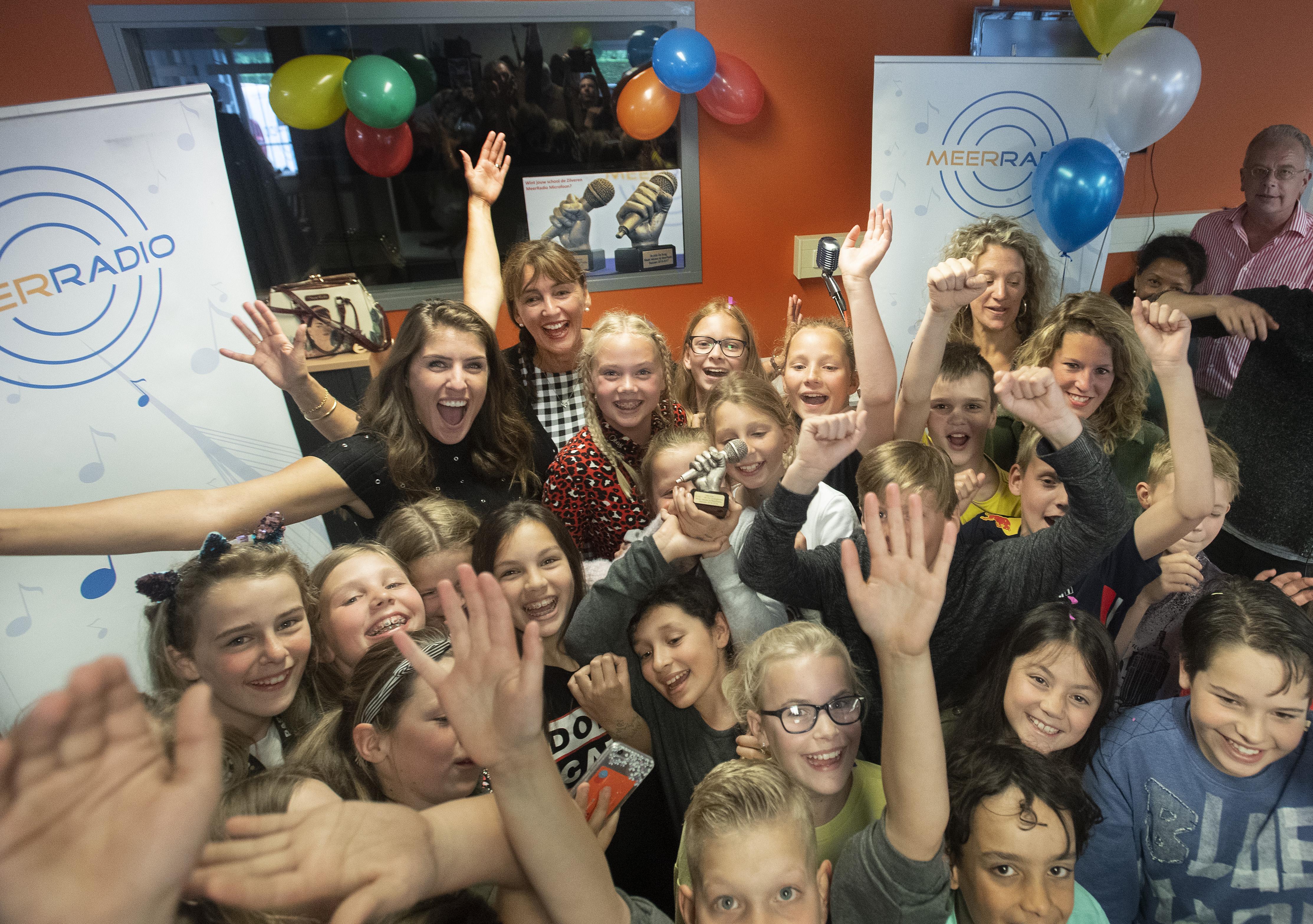 Radioprijs voor leerlingen van basisschool De Zwanebloem uit Zwaanshoek
