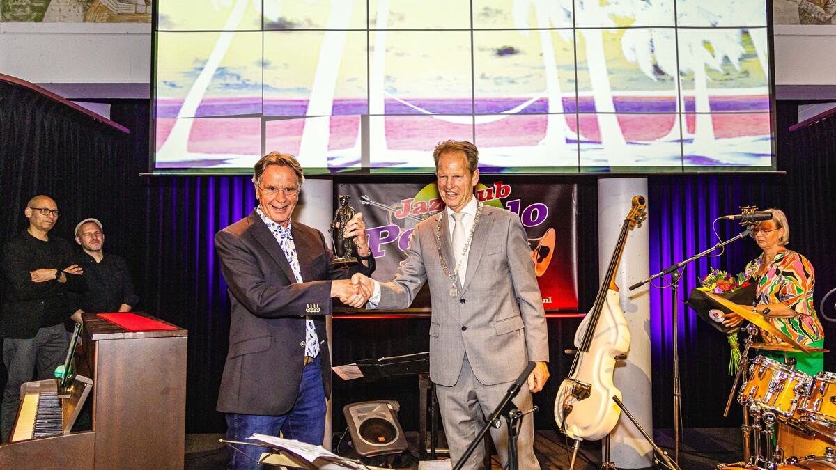 Een Hillegomse Hangkous voor allround vrijwilliger Jan de Buck: ’Ik was ...