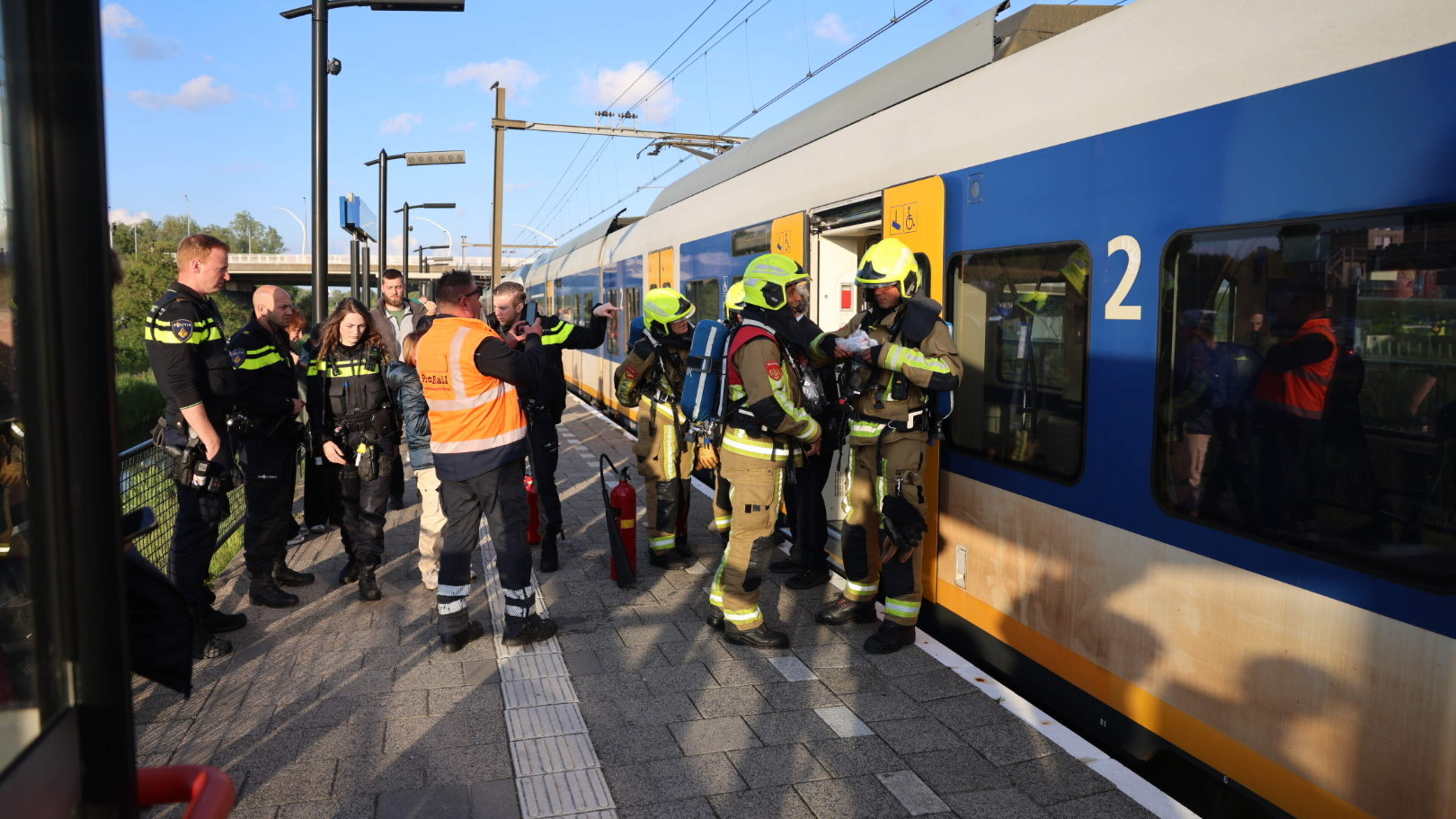 Train fire at Haarlem Spaarnwoude station, traffic towards Haarlem disrupted