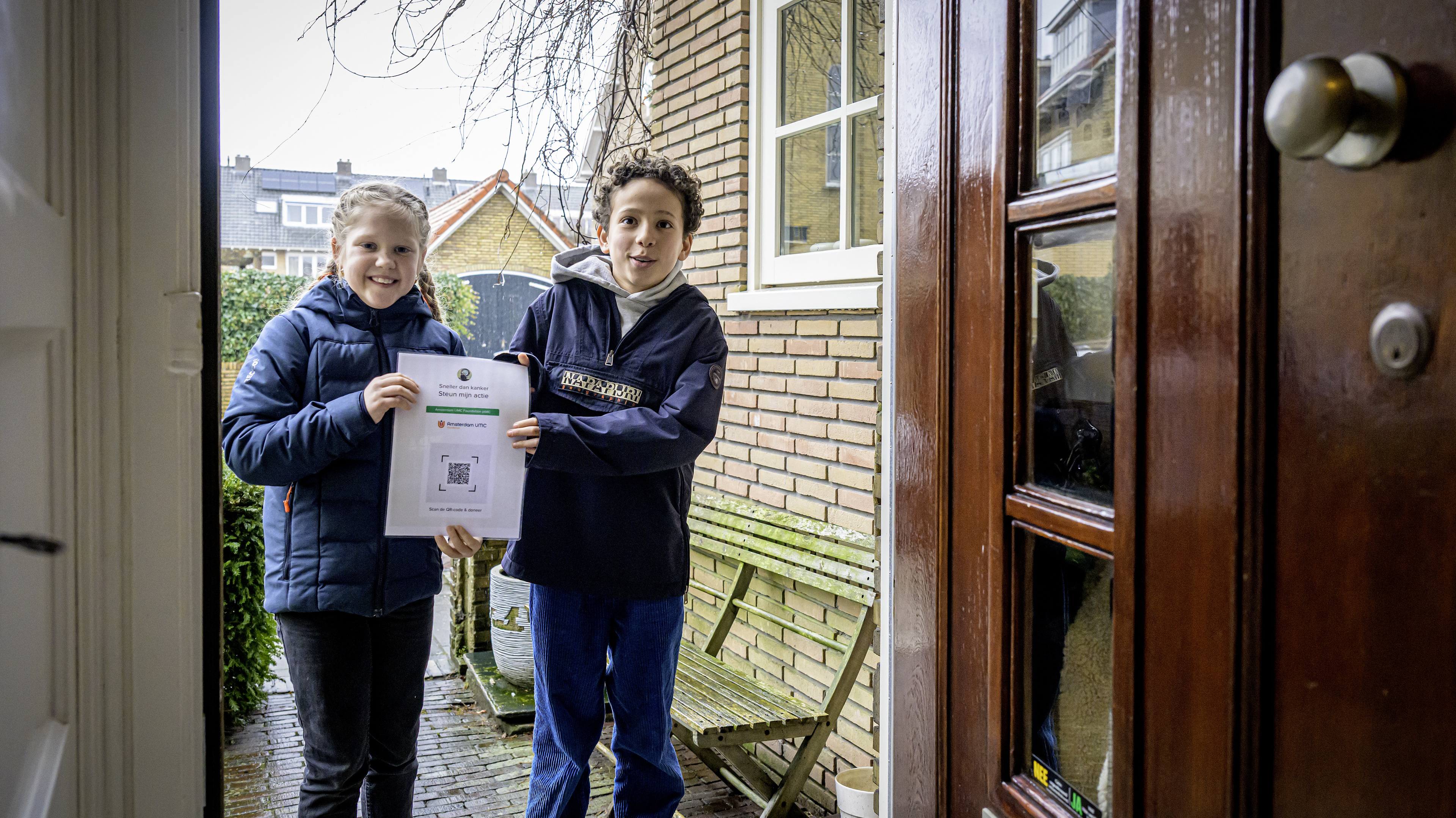 Ten-year-olds Samuel and Meirah raise 3,000 euros for cancer research: 'After our first door-to-door round we had already reached our goal'