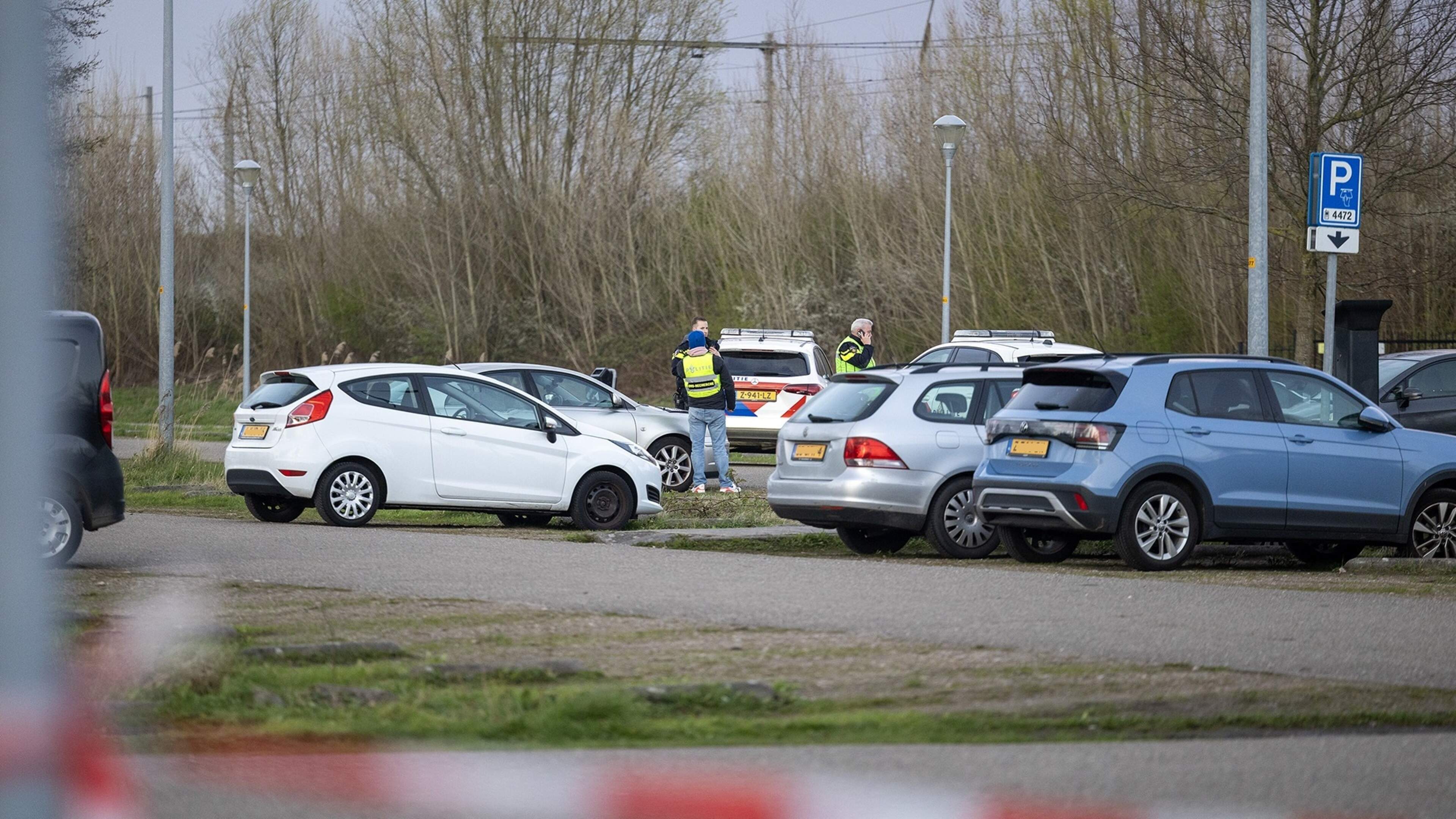 Deceased person found in parking lot at Nieuw-Vennep station
