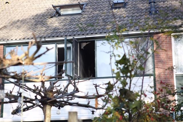 Veel schade bij woningbrand in Zwaanshoek