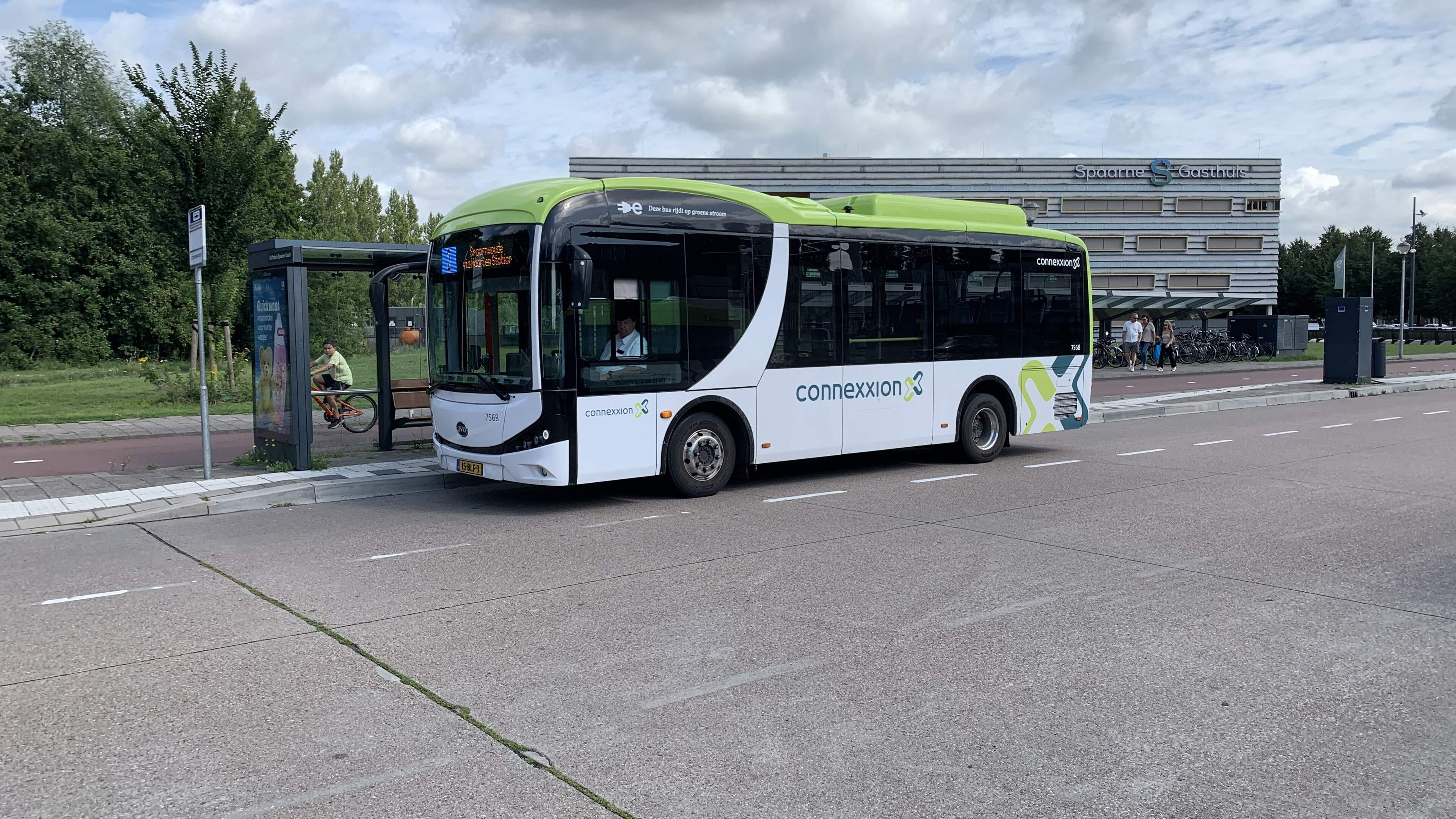 From Haarlem to Nieuwegein by a single bus: Ministry study shows it is possible and profitable