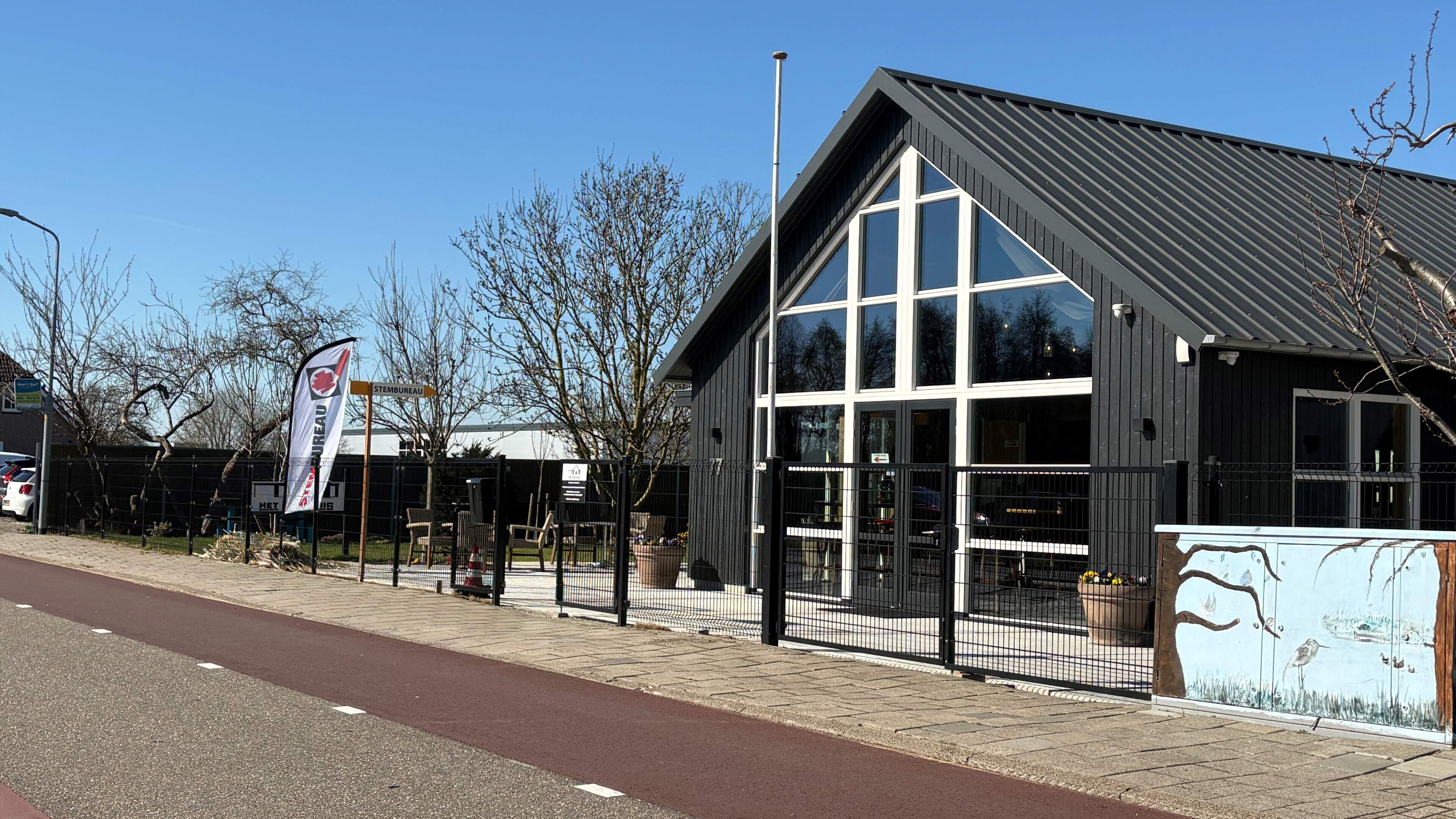 In Burgerveen, Abbenes, Oude Meer and Aalsmeerderbrug, voting is different than in larger towns: 'Little happens here'