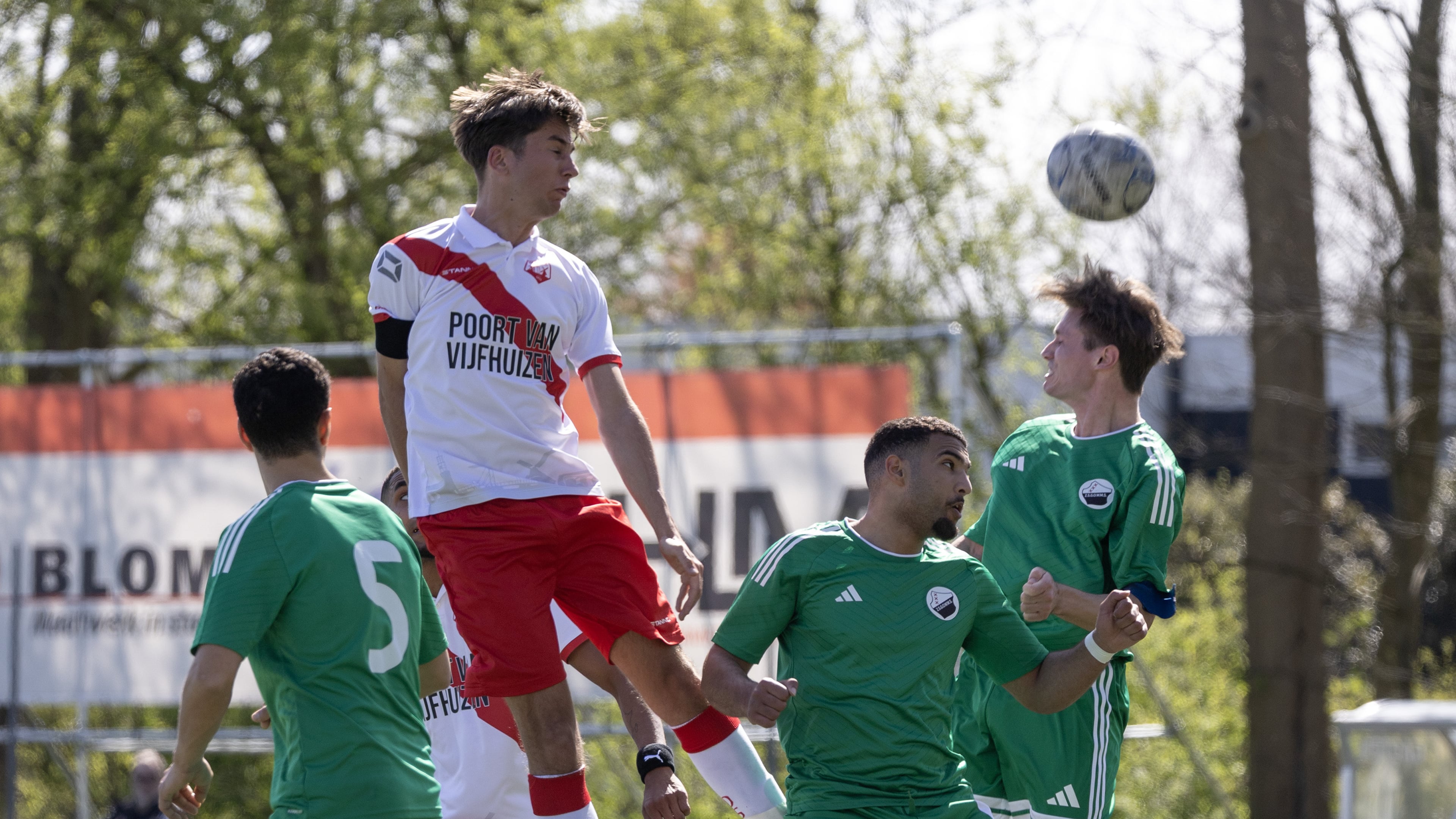 After relegation to the third division, coach René Anneese starts from scratch at DSOV: 'Footballing savvy must return'