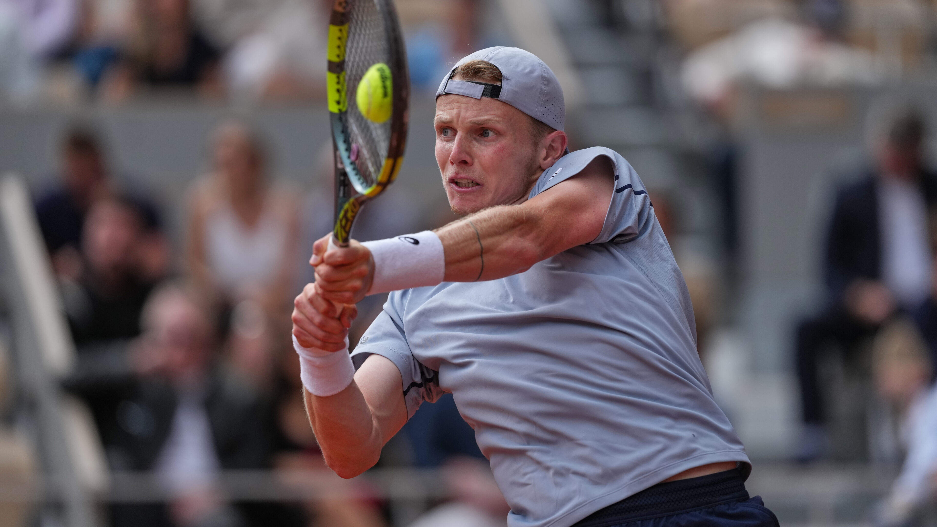 Jesper de Jong advances to Wimbledon main draw and appears at playful ‘One Point Slam’