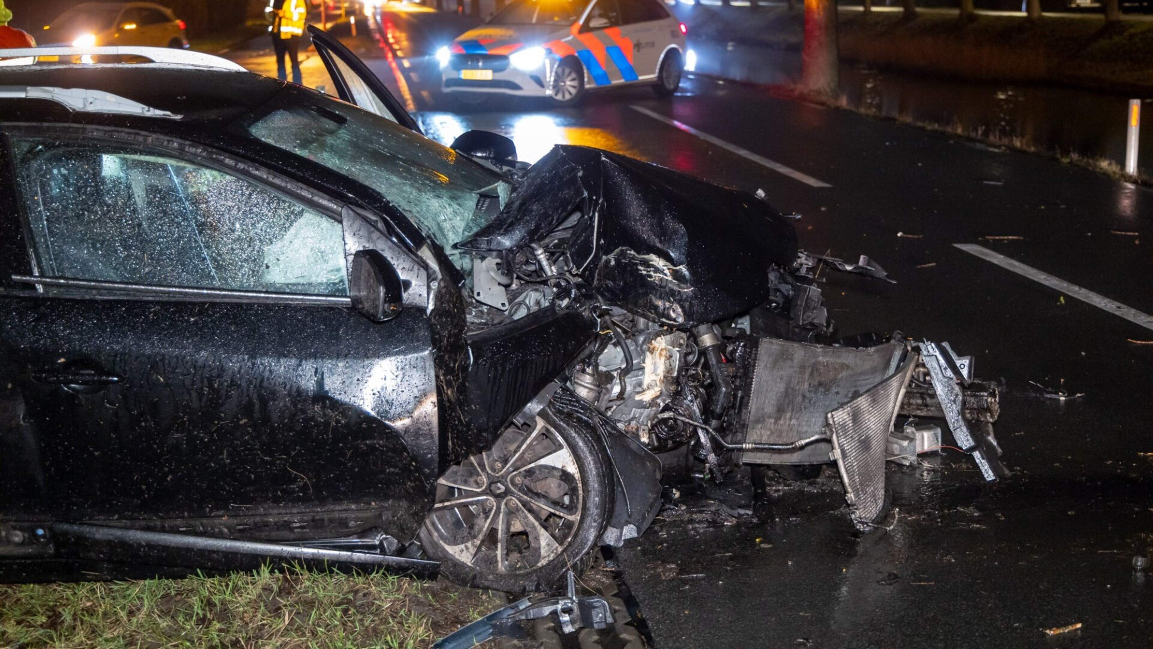 Person injured in single-vehicle crash in Hoofddorp