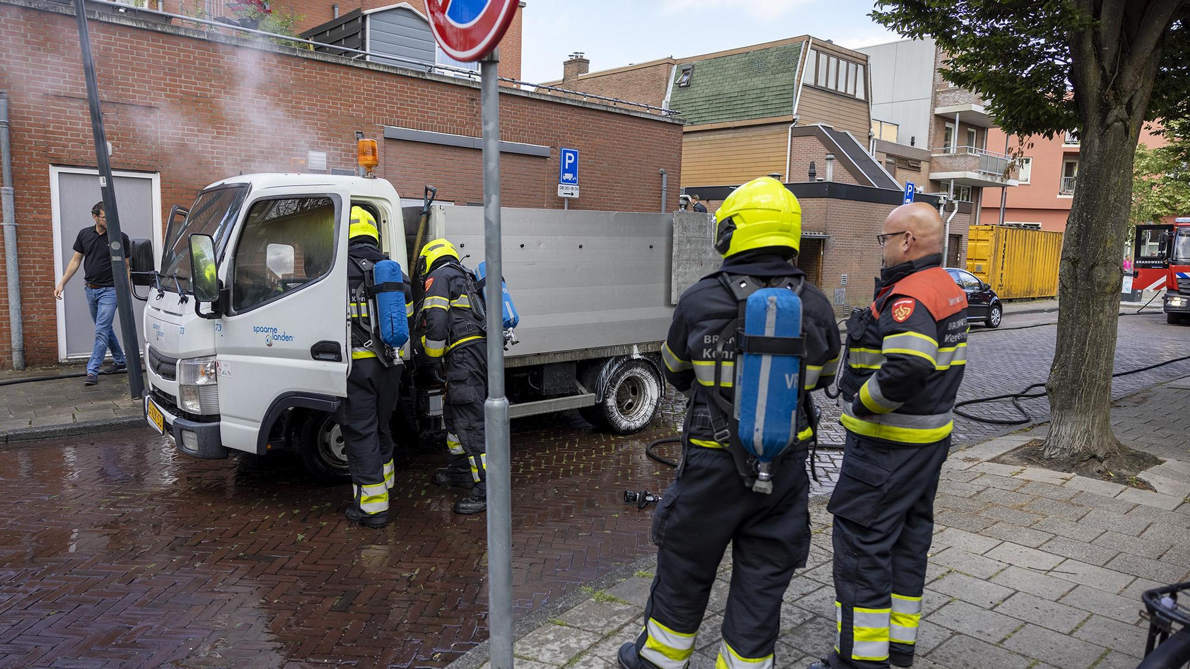 Bakwagen van Spaarnelanden in brand gevlogen in Haarlem | Noordhollands ...